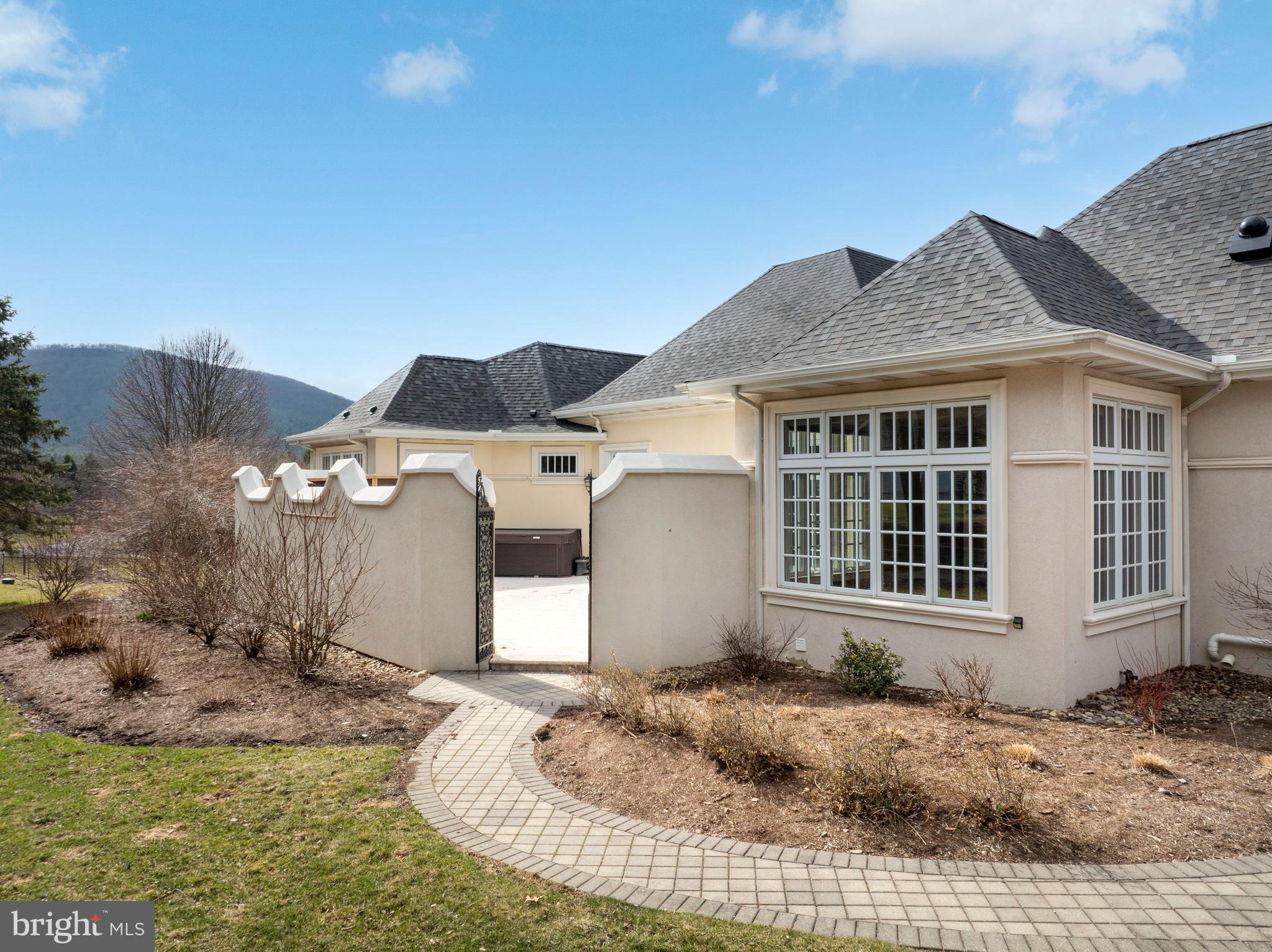 LAUREL HILLS - Residential