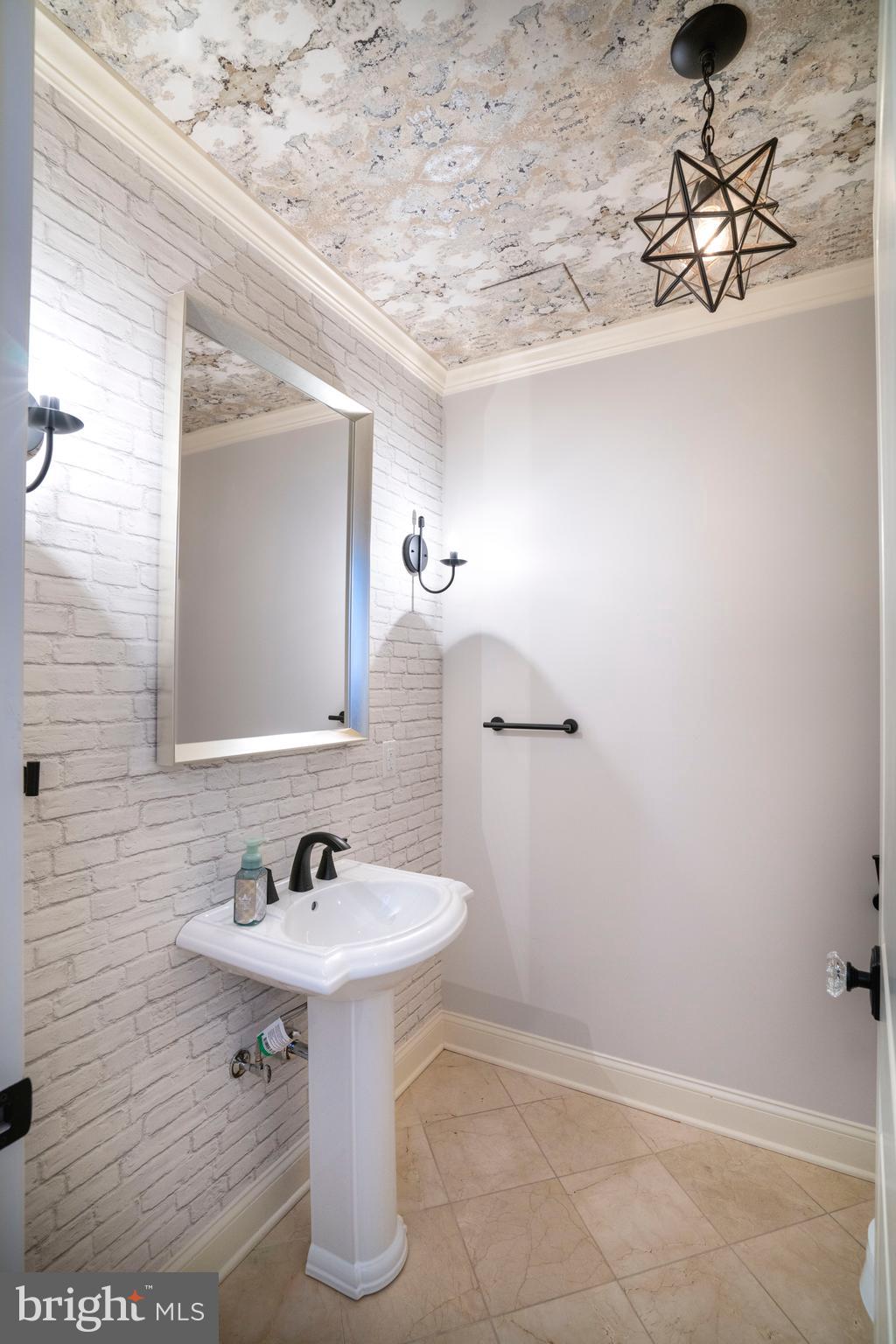 LAUREL HILLS - Residential