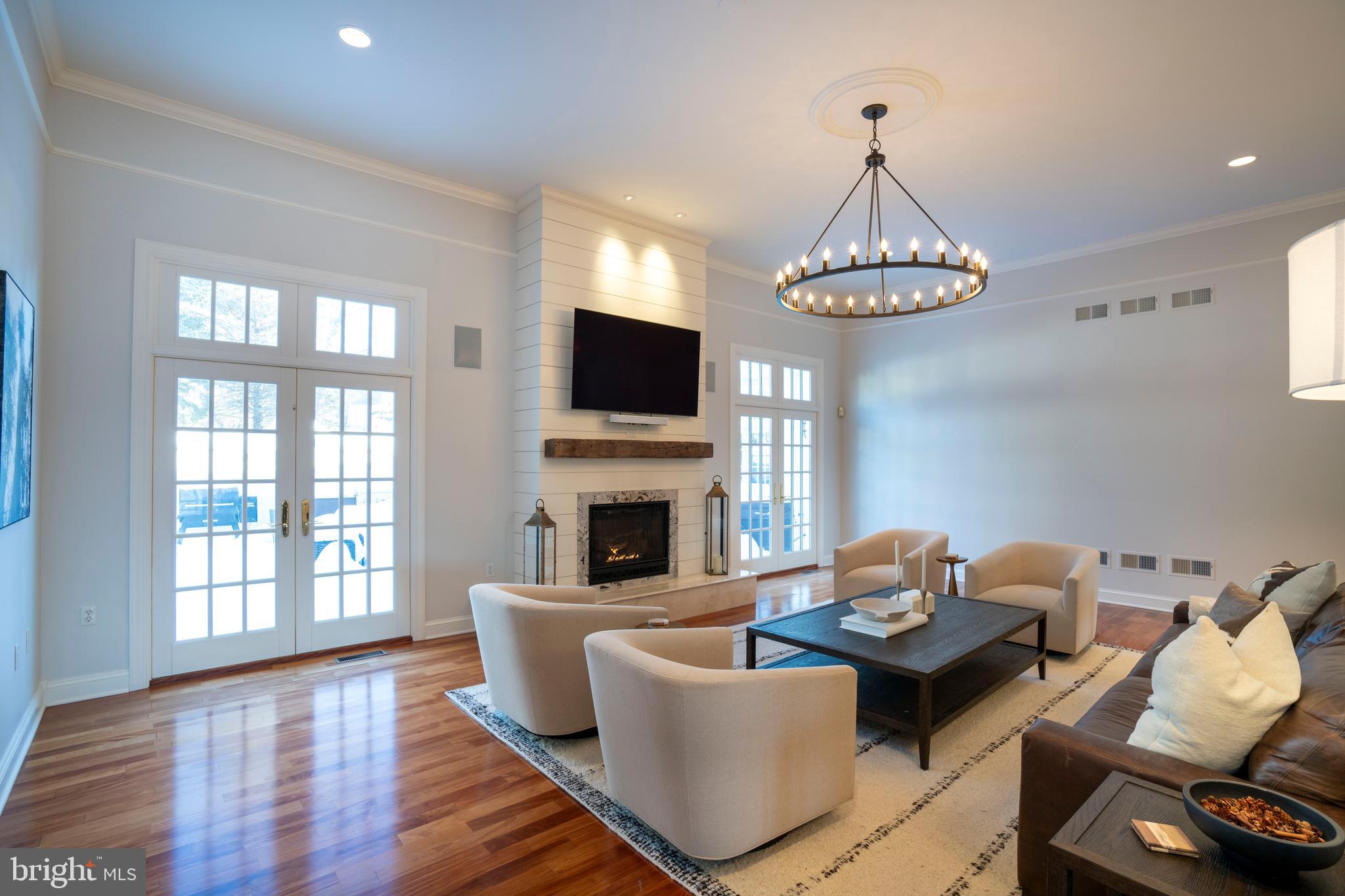 LAUREL HILLS - Residential