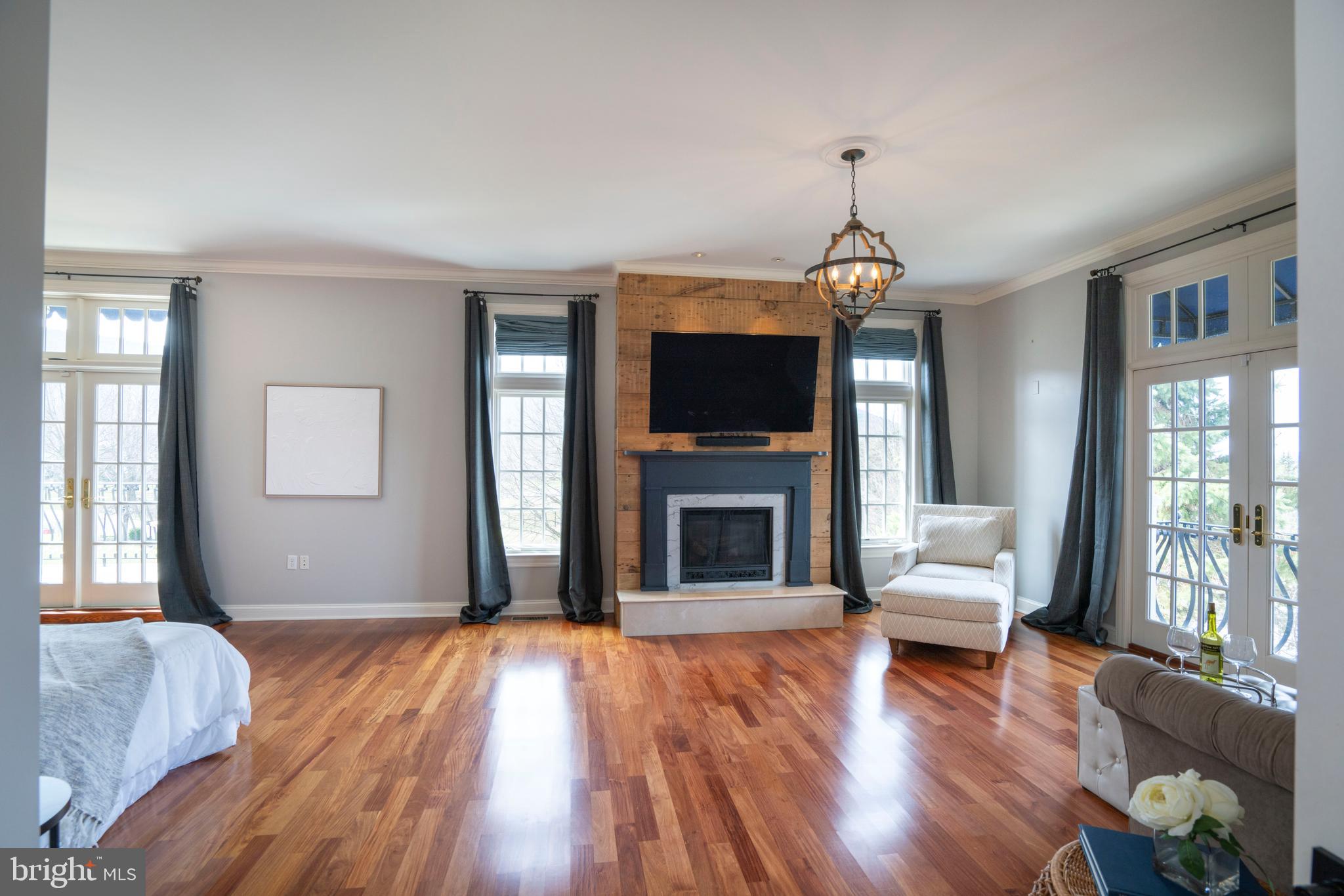 LAUREL HILLS - Residential