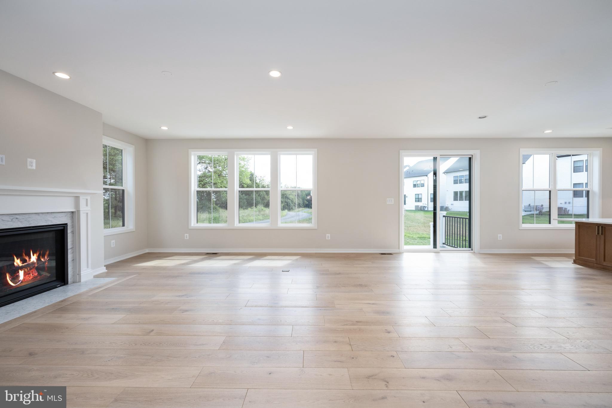 PARKSIDE VILLAGE - Residential