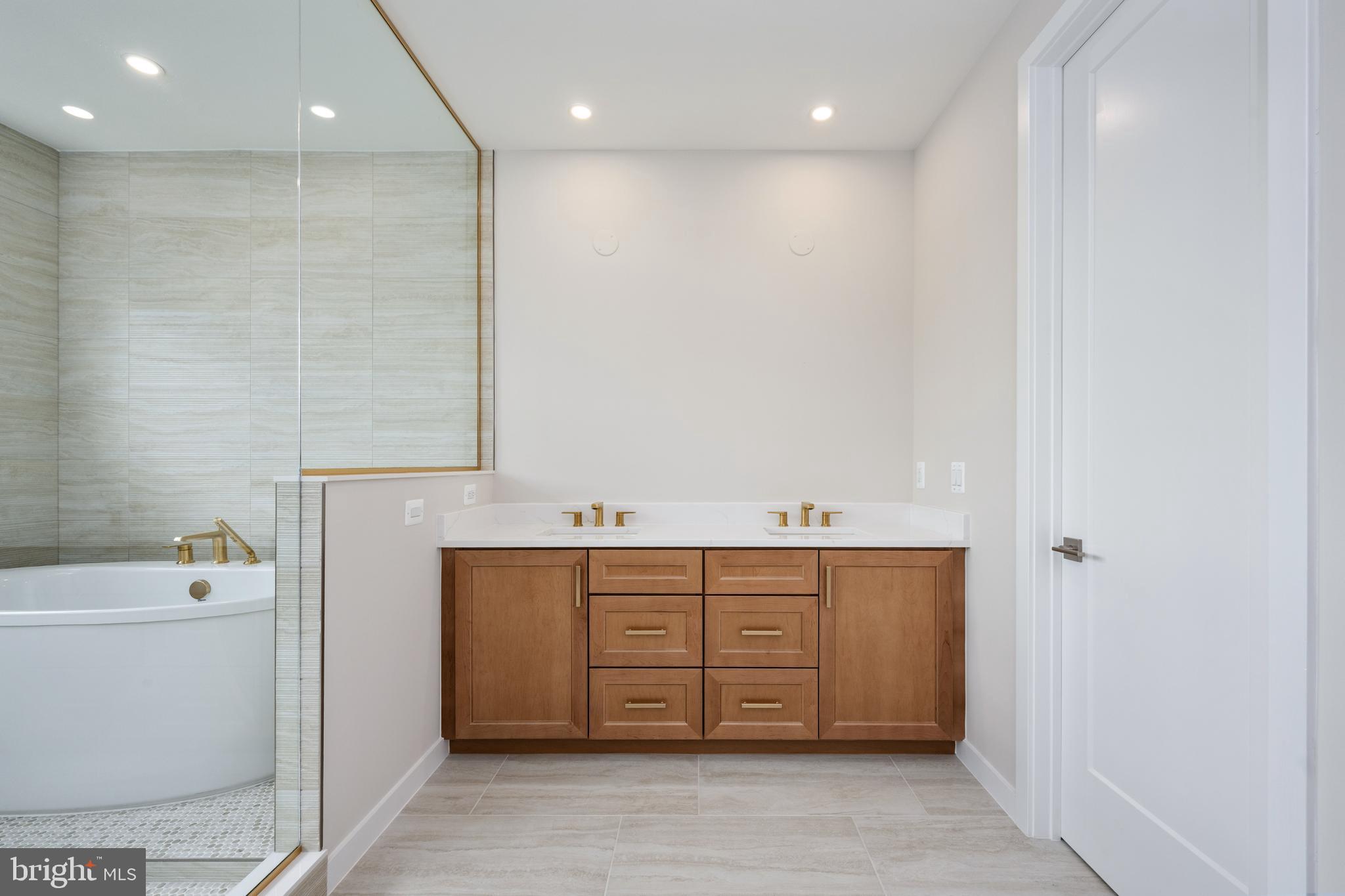 PARKSIDE VILLAGE - Residential