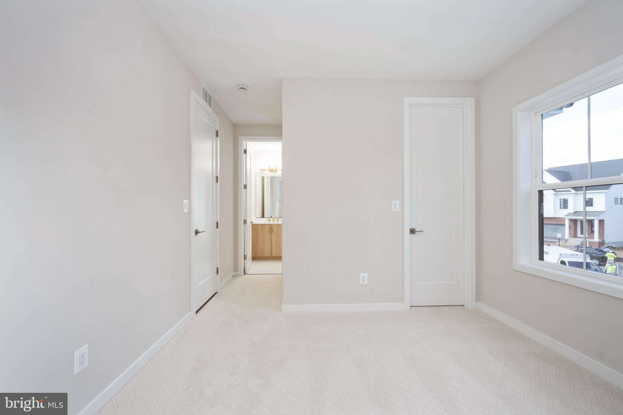 PARKSIDE VILLAGE - Residential