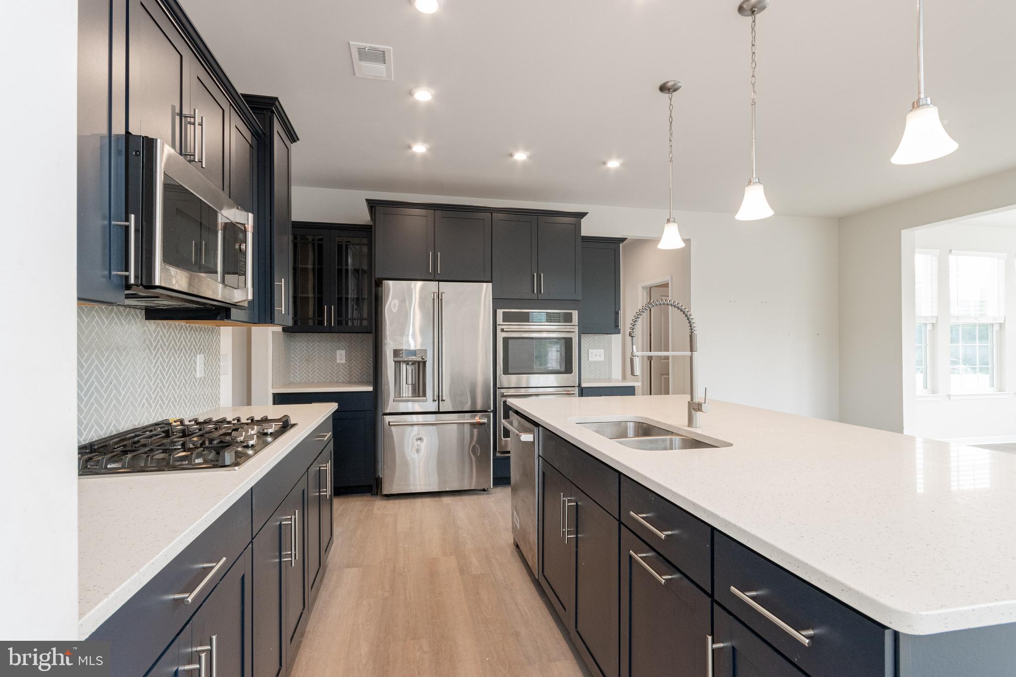 SUMMIT CROSSING ESTATES - Residential