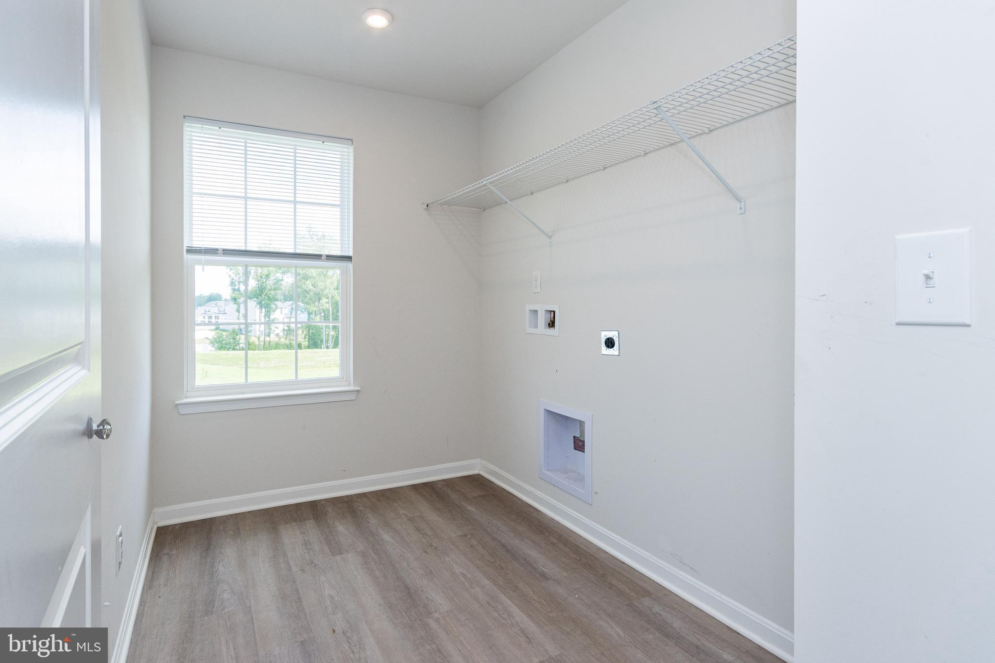 SUMMIT CROSSING ESTATES - Residential