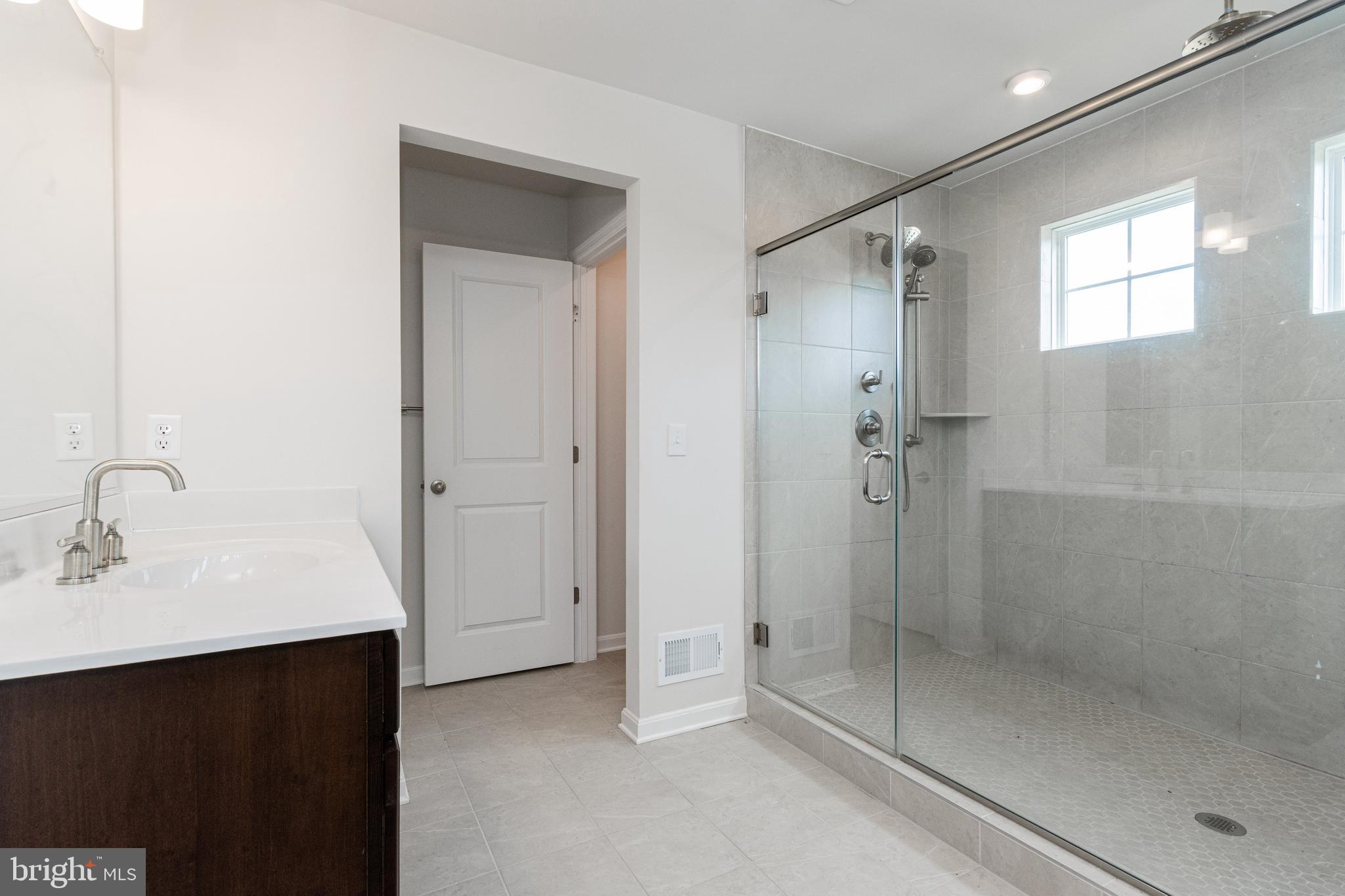 SUMMIT CROSSING ESTATES - Residential