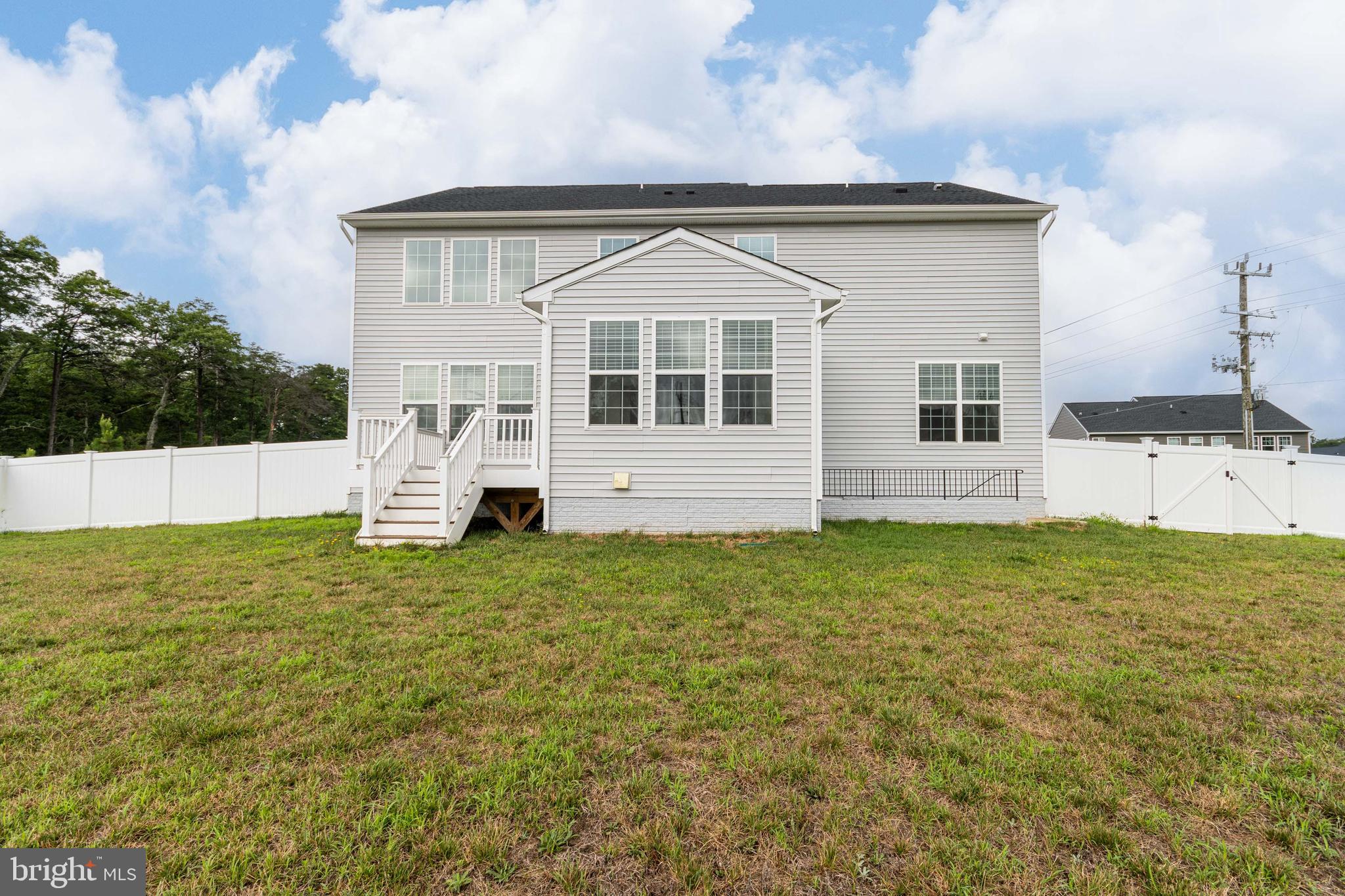 SUMMIT CROSSING ESTATES - Residential