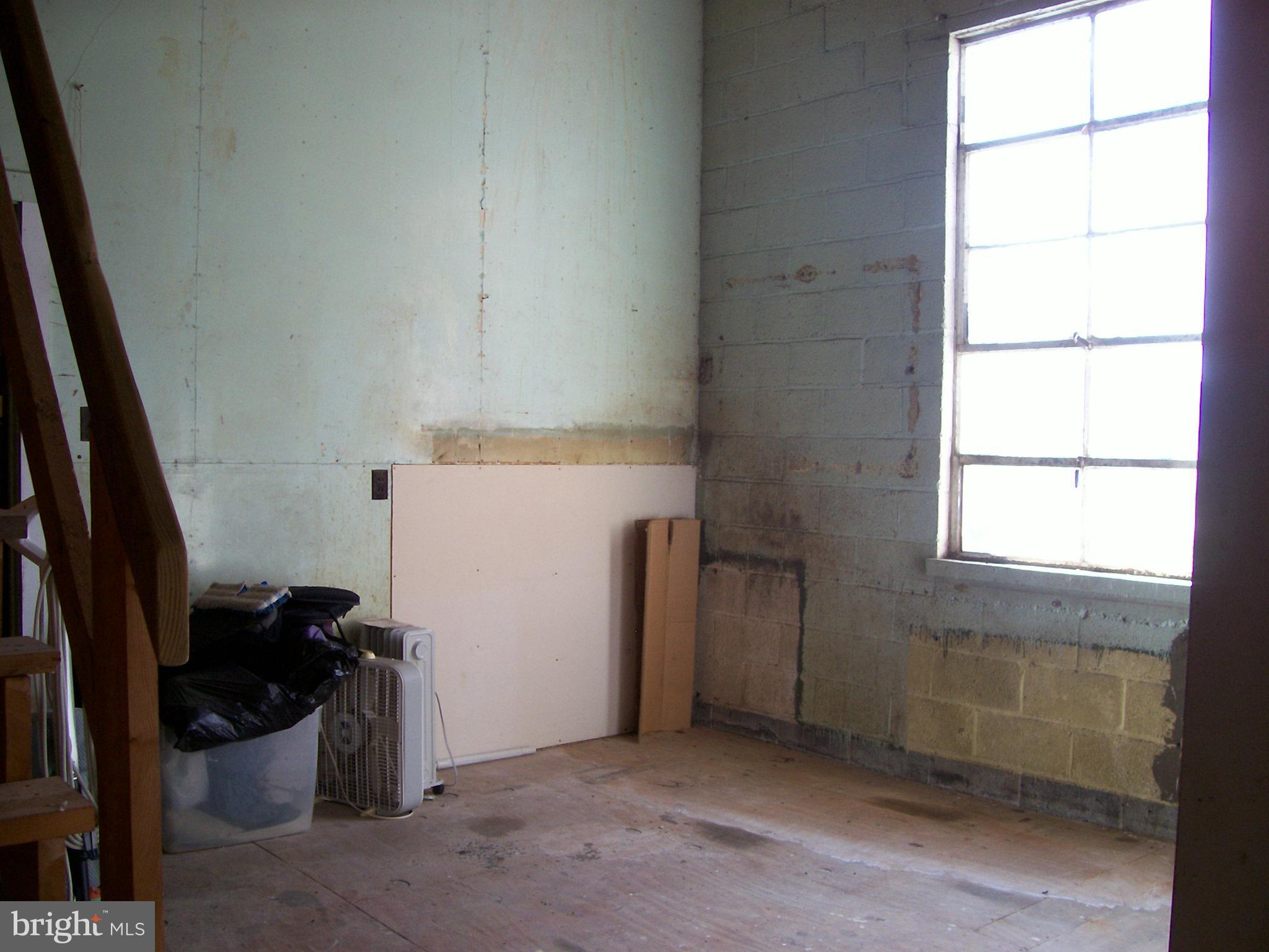 NONE UNRESTRICTED - Residential