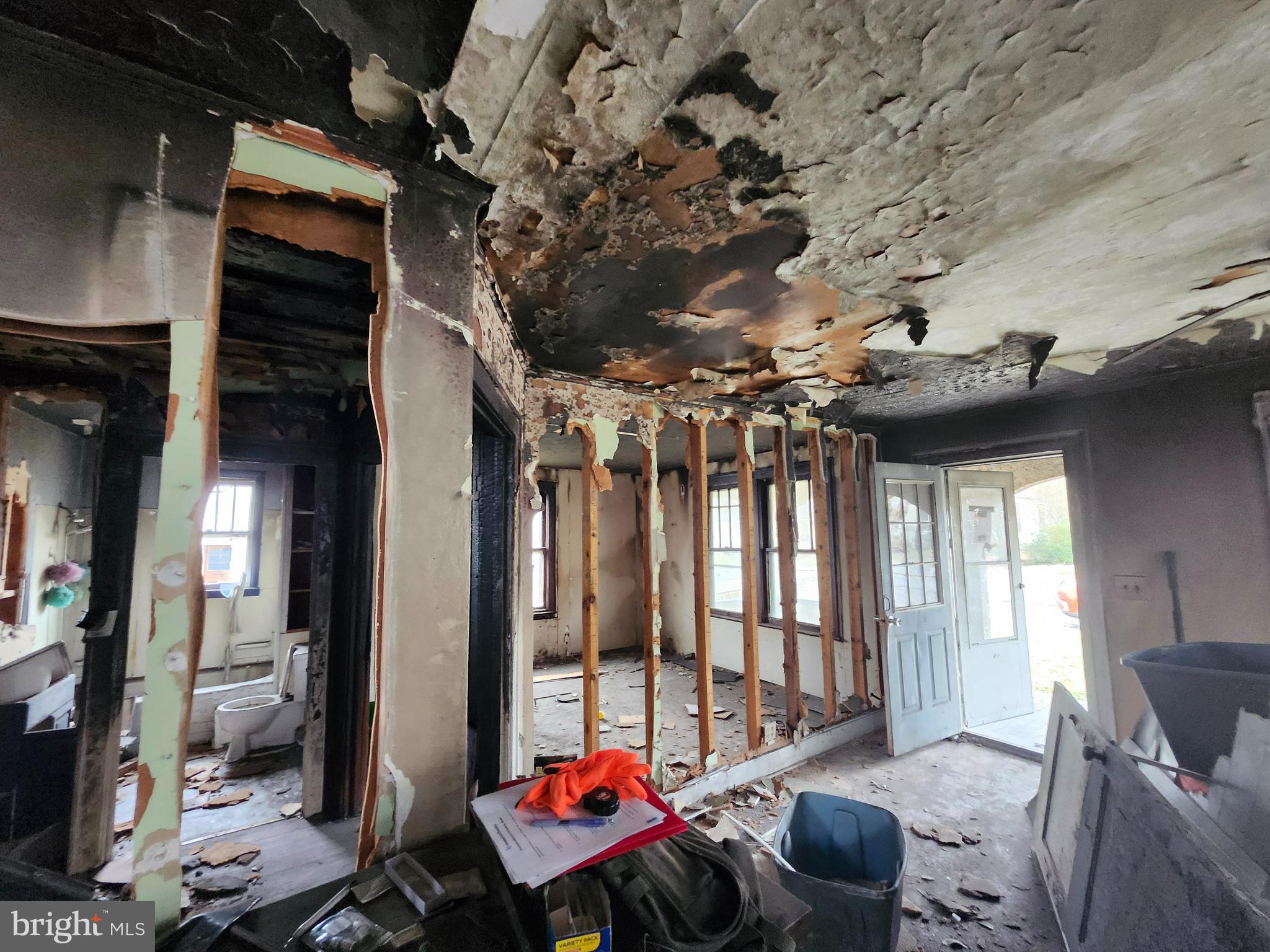 810 N POCAHONTAS AVENUE