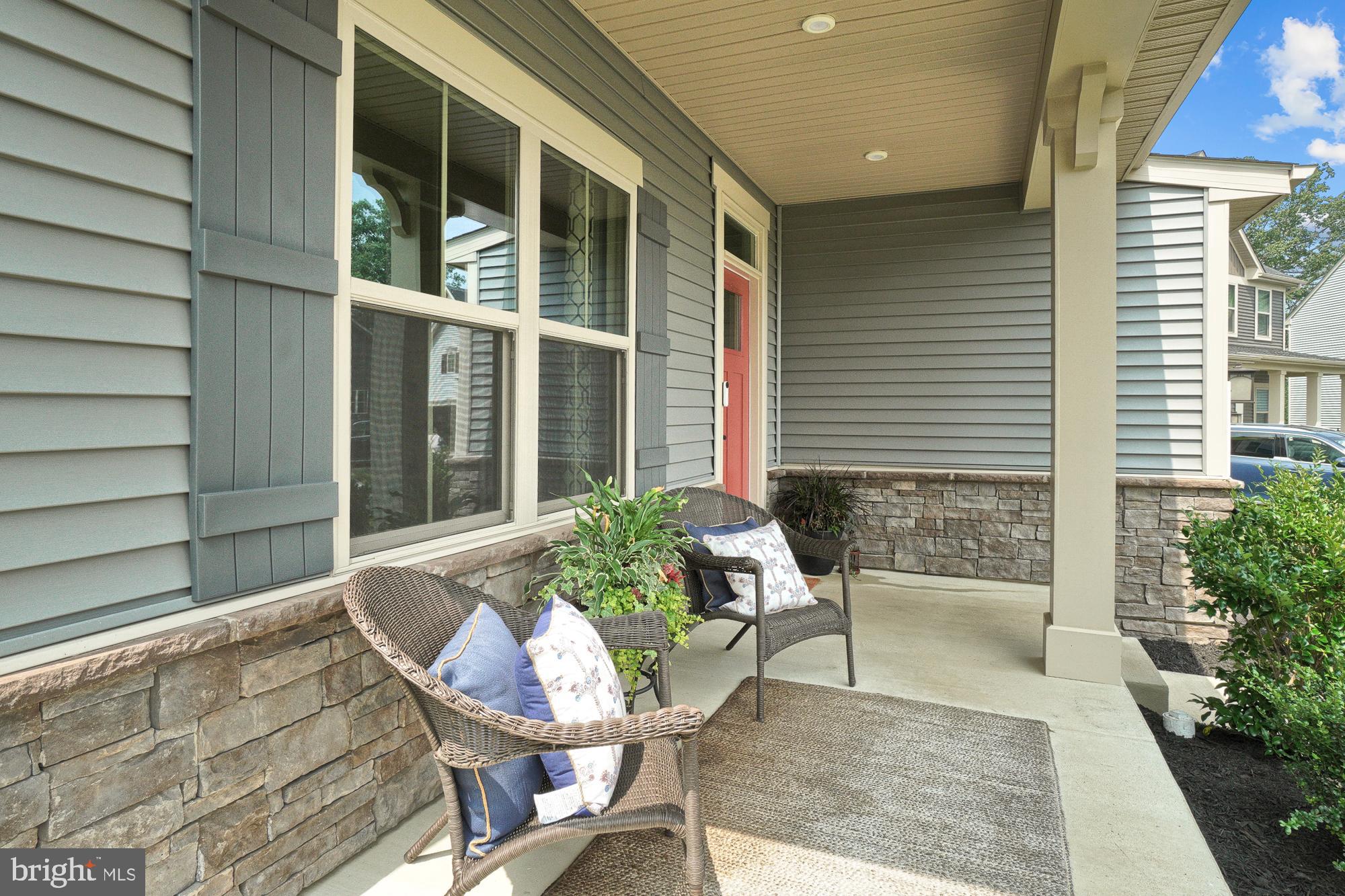 LAKE LINGANORE - Residential