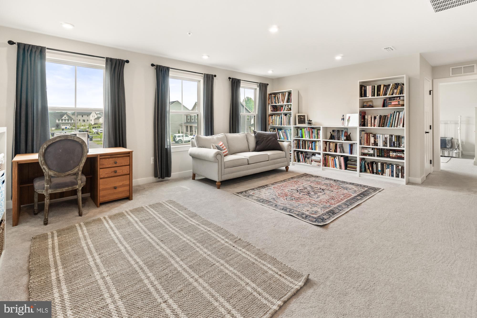 LAKE LINGANORE - Residential