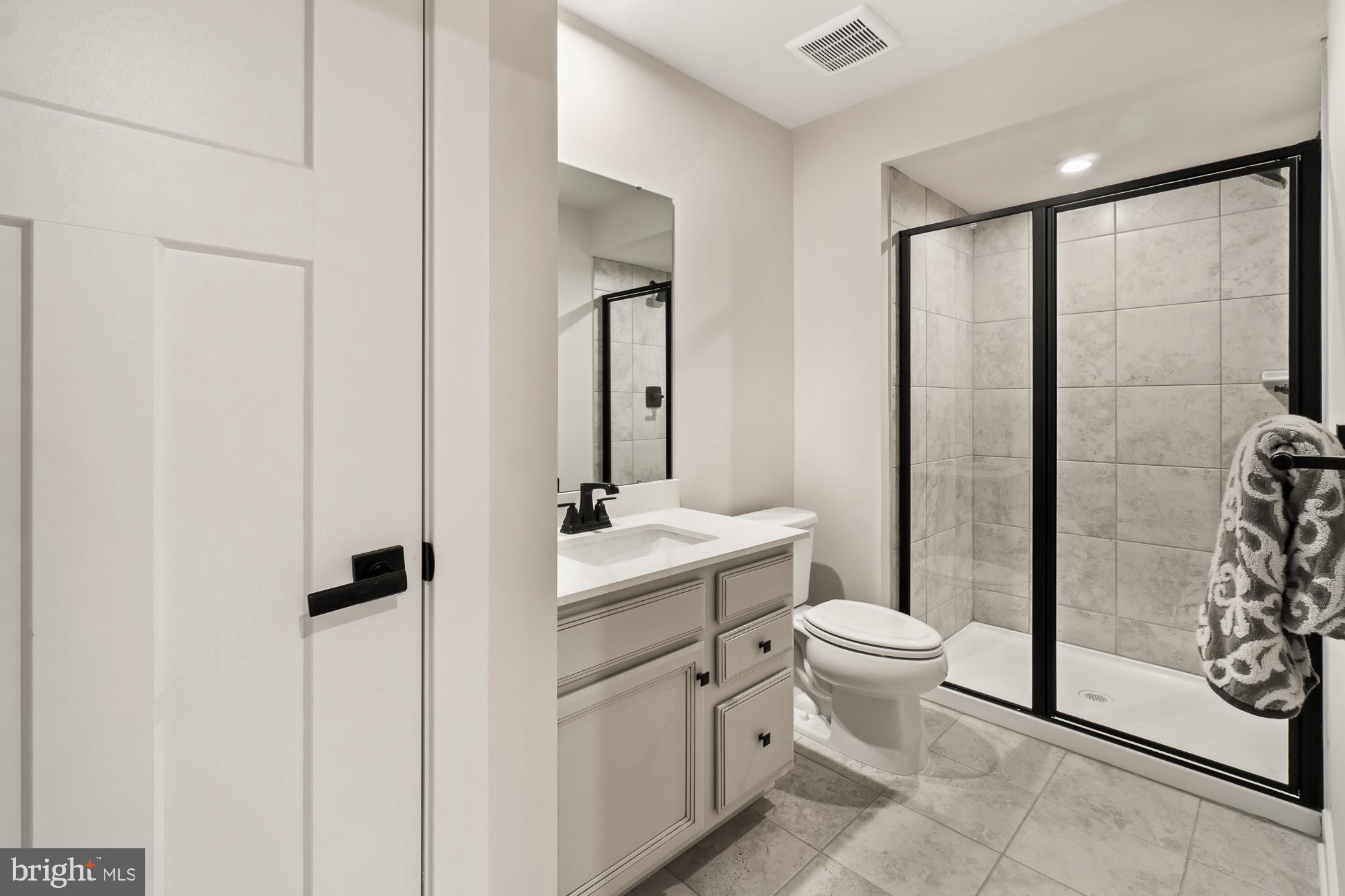 LAKE LINGANORE - Residential