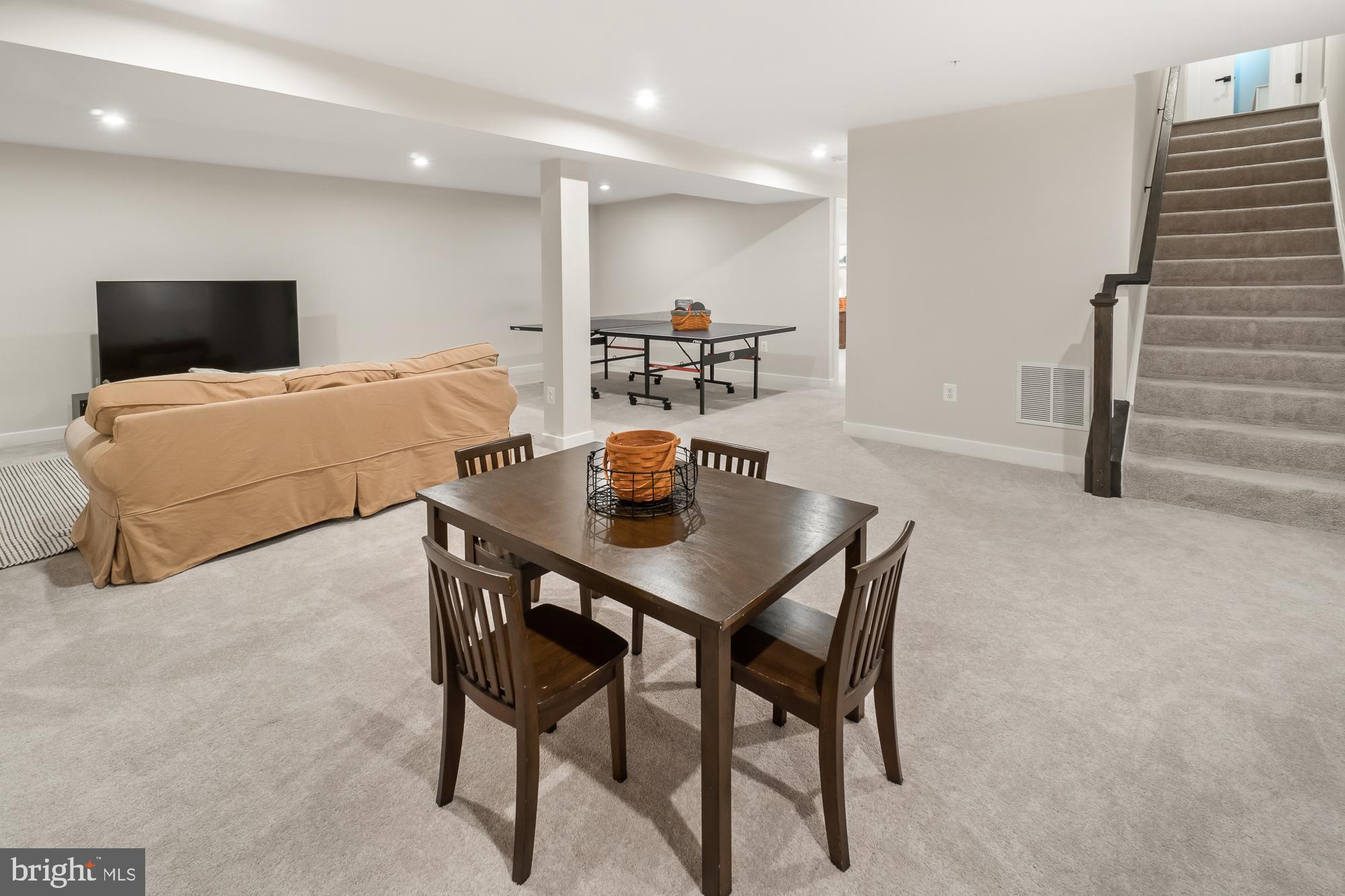 LAKE LINGANORE - Residential