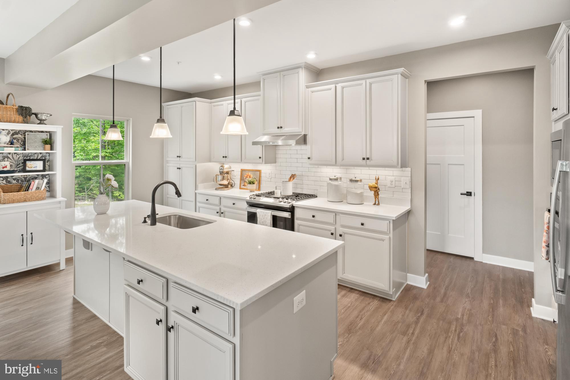 LAKE LINGANORE - Residential