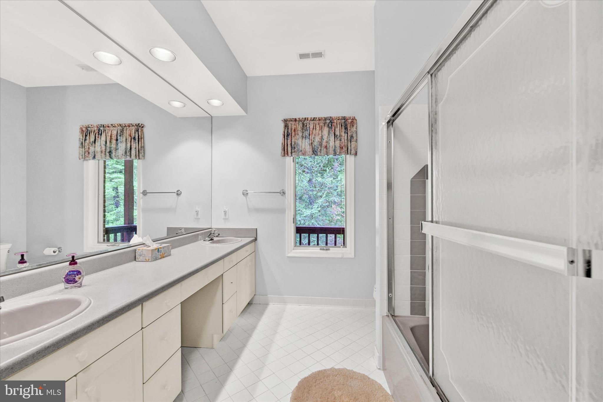 IVY HILL - Residential