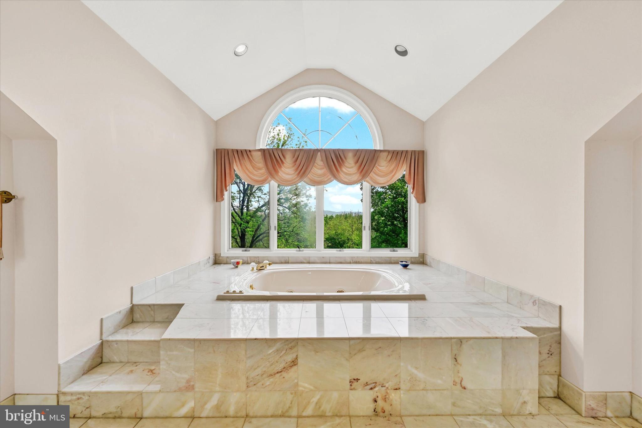 IVY HILL - Residential