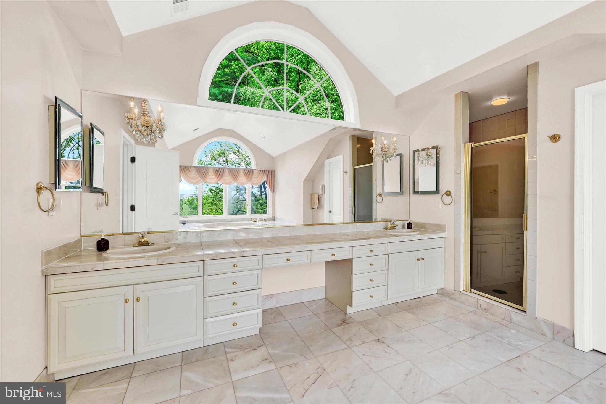 IVY HILL - Residential