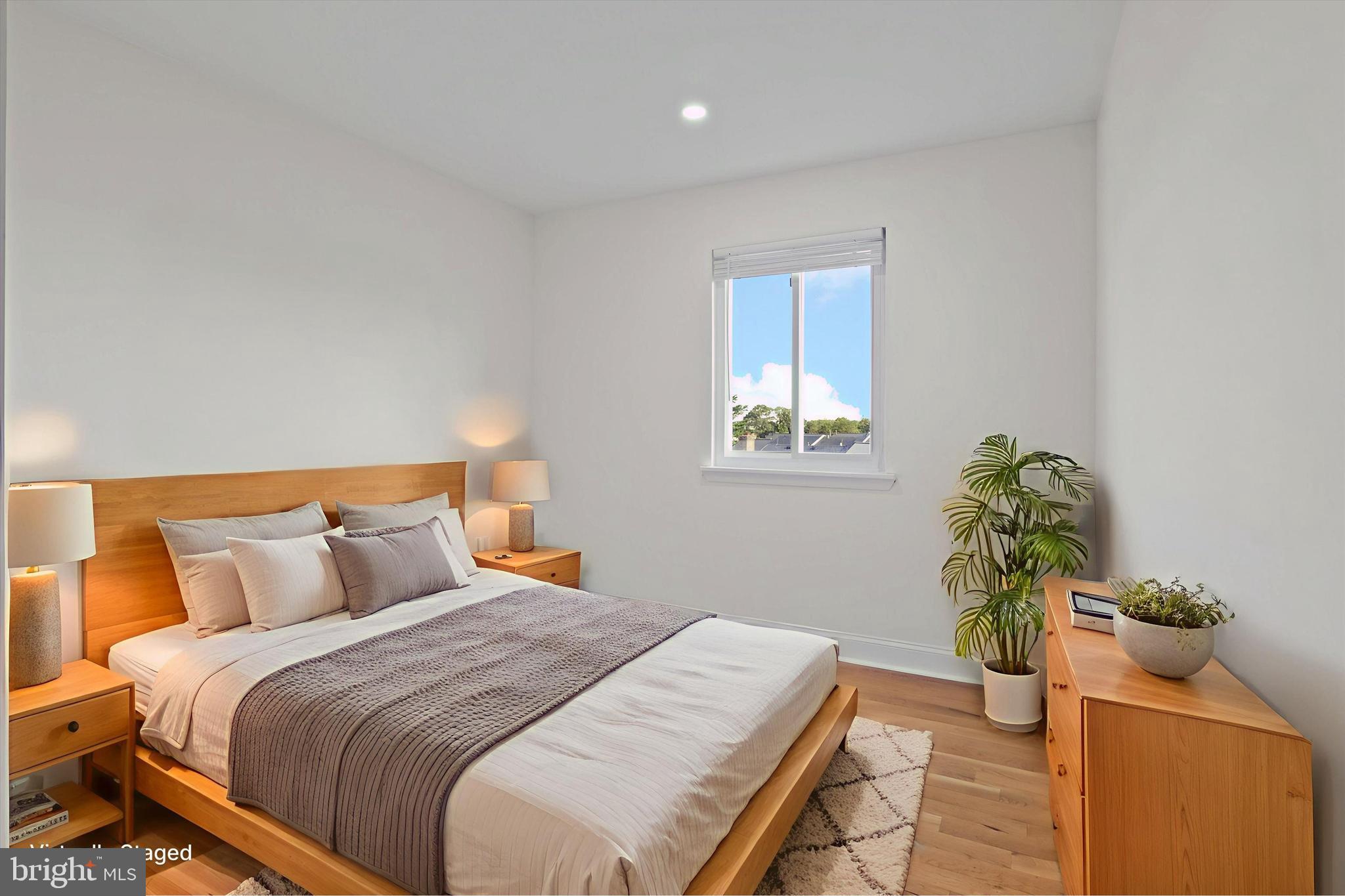 SOUTHGATE WOODS TOWNHOUSES - Residential Lease