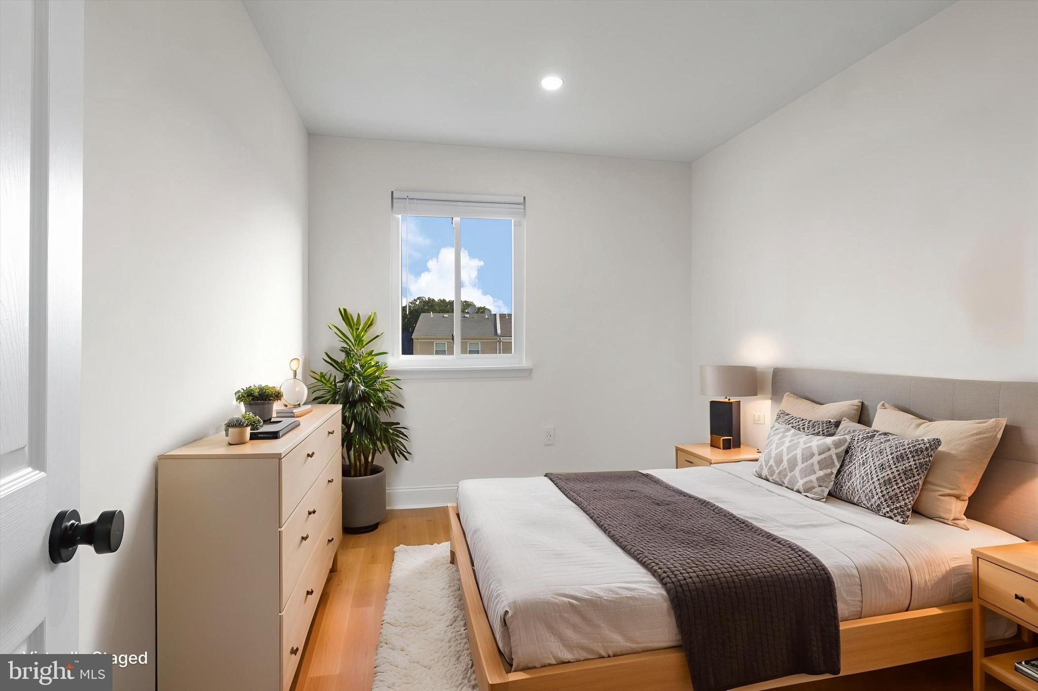 SOUTHGATE WOODS TOWNHOUSES - Residential Lease