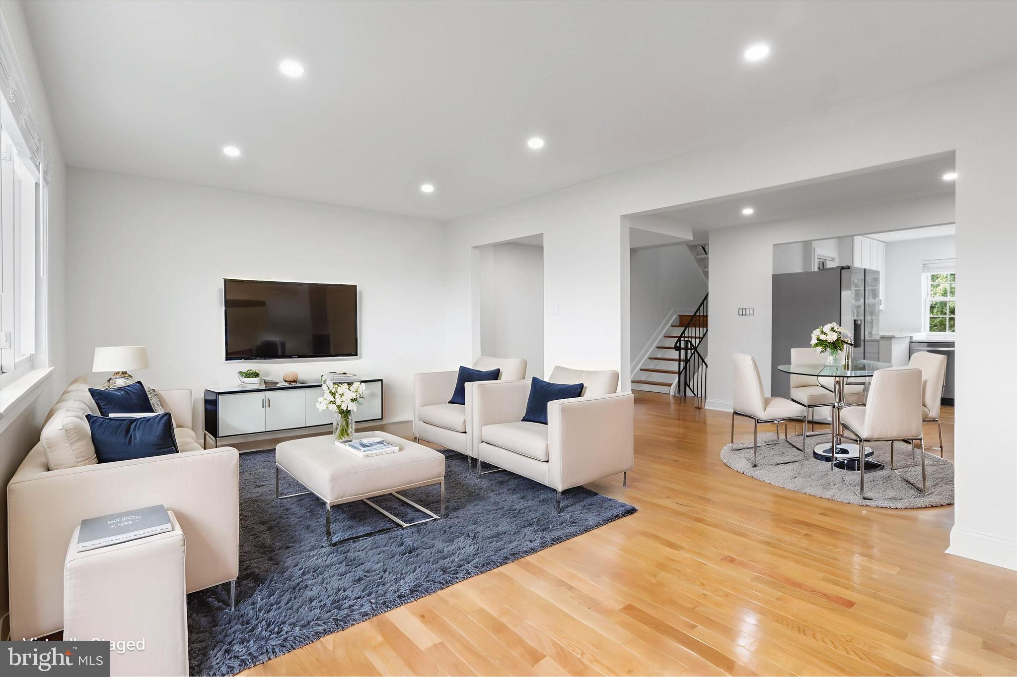 SOUTHGATE WOODS TOWNHOUSES - Residential Lease