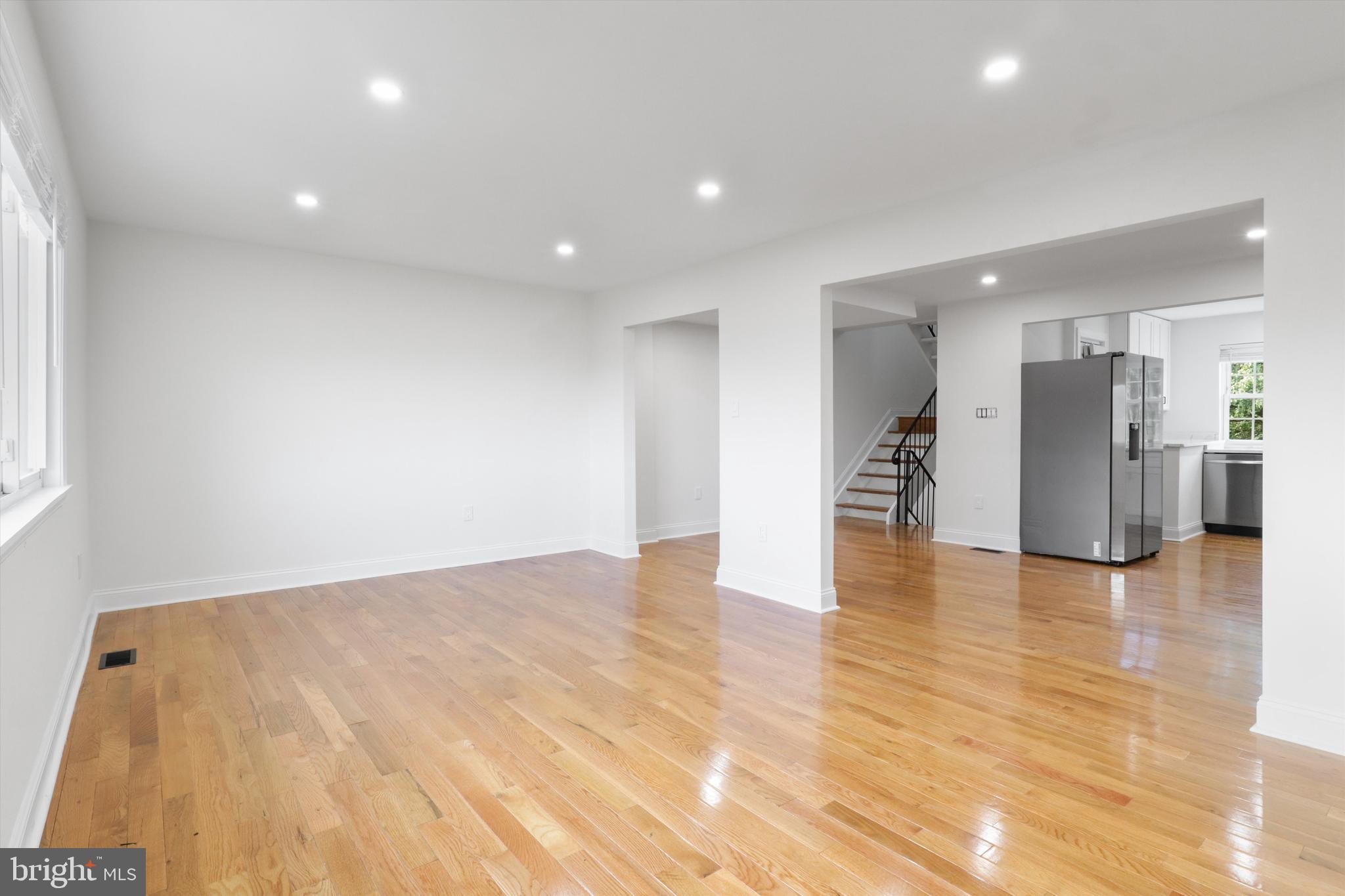 SOUTHGATE WOODS TOWNHOUSES - Residential Lease