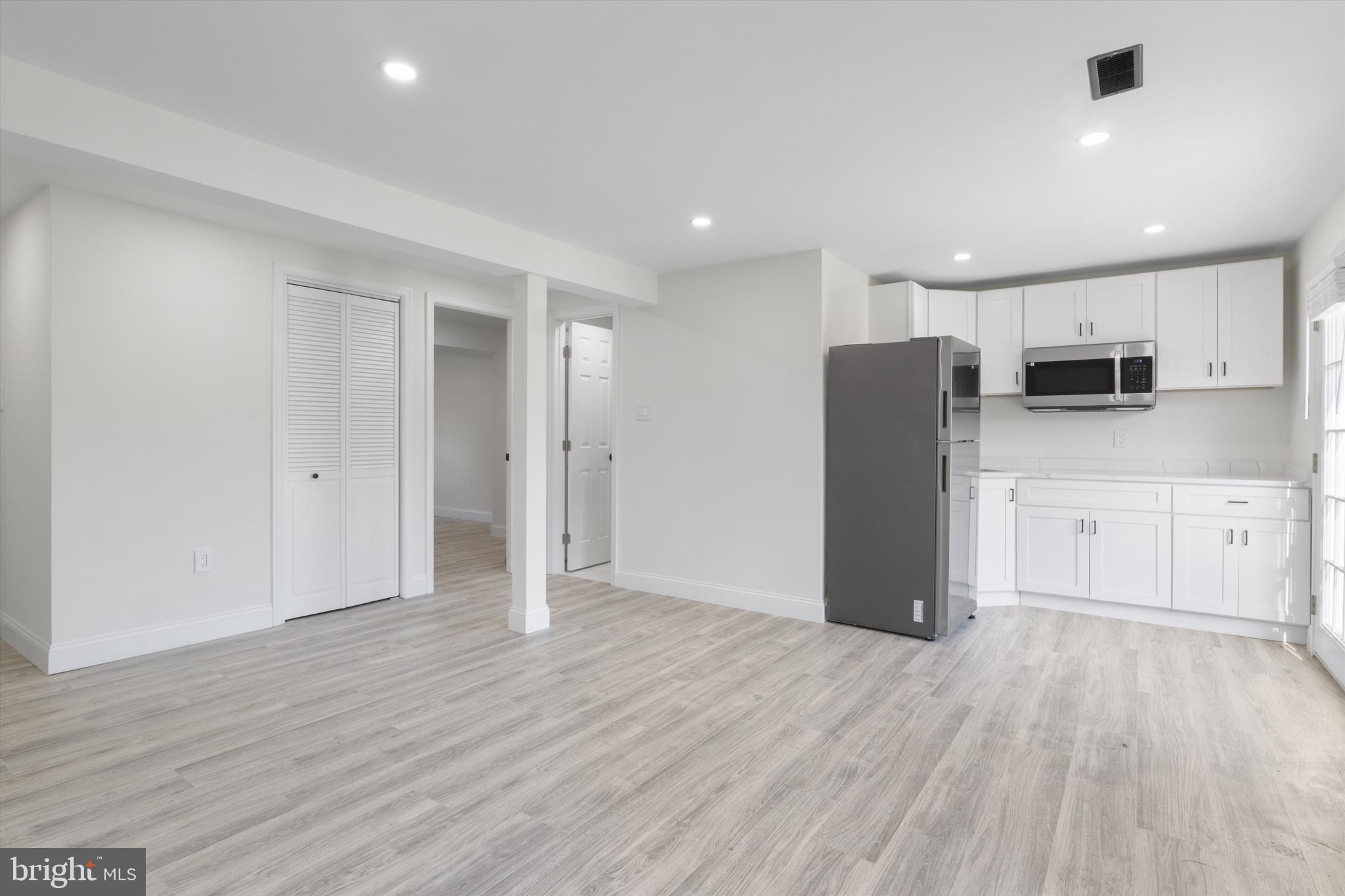 SOUTHGATE WOODS TOWNHOUSES - Residential Lease