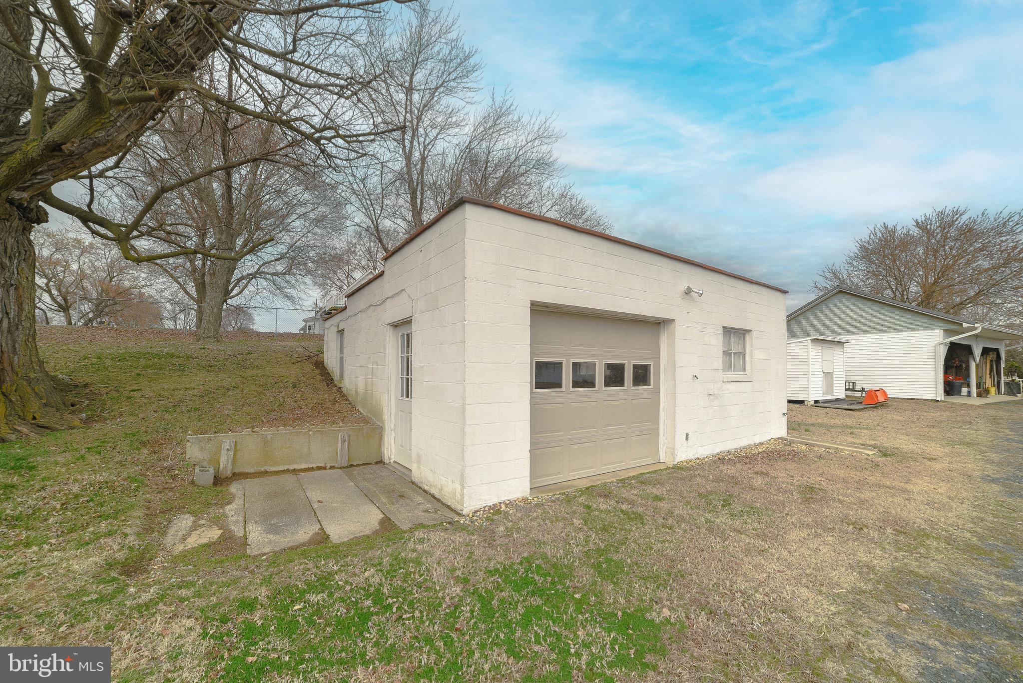 WHITES NECK CREEK - Residential