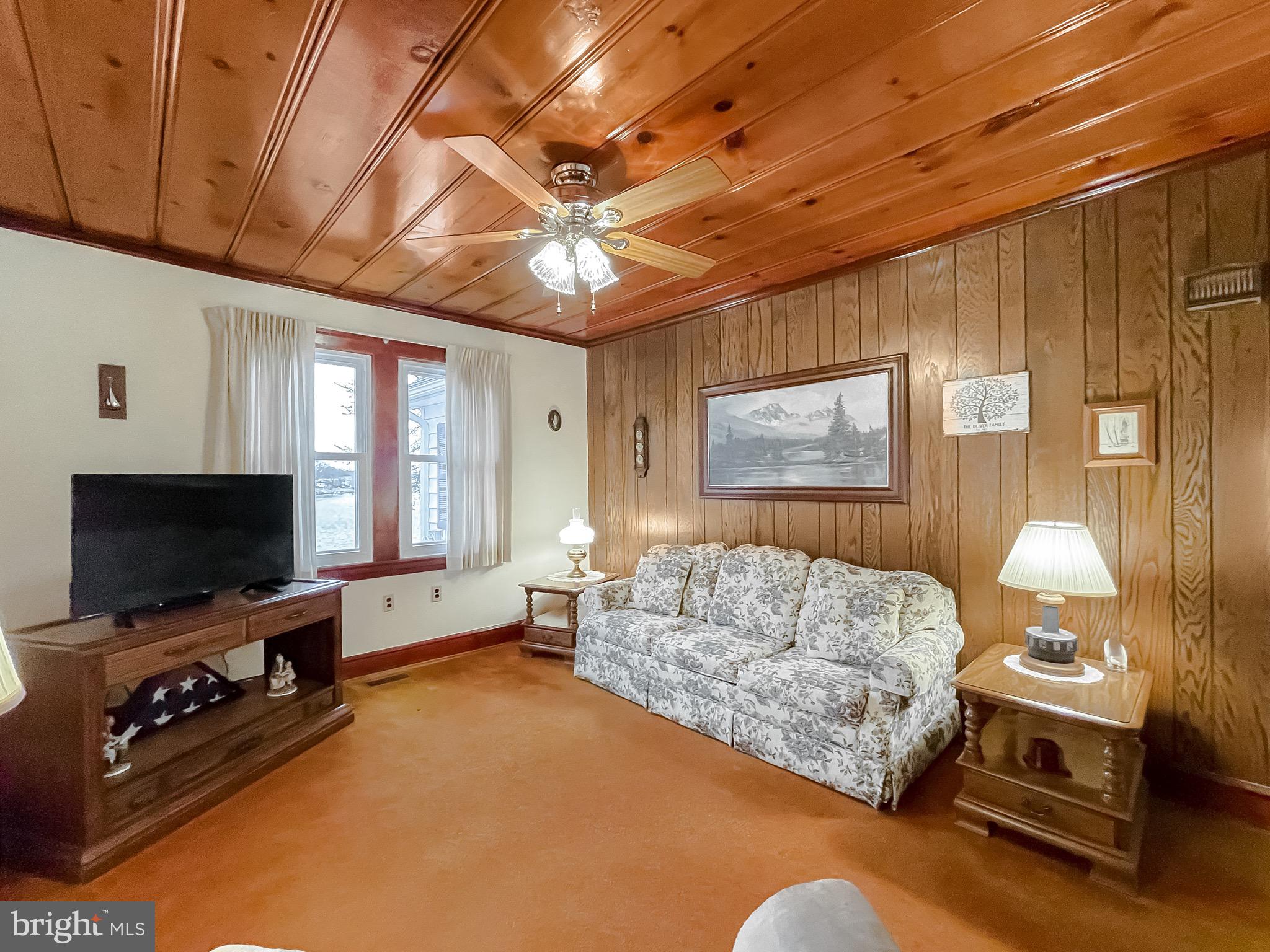 WHITES NECK CREEK - Residential