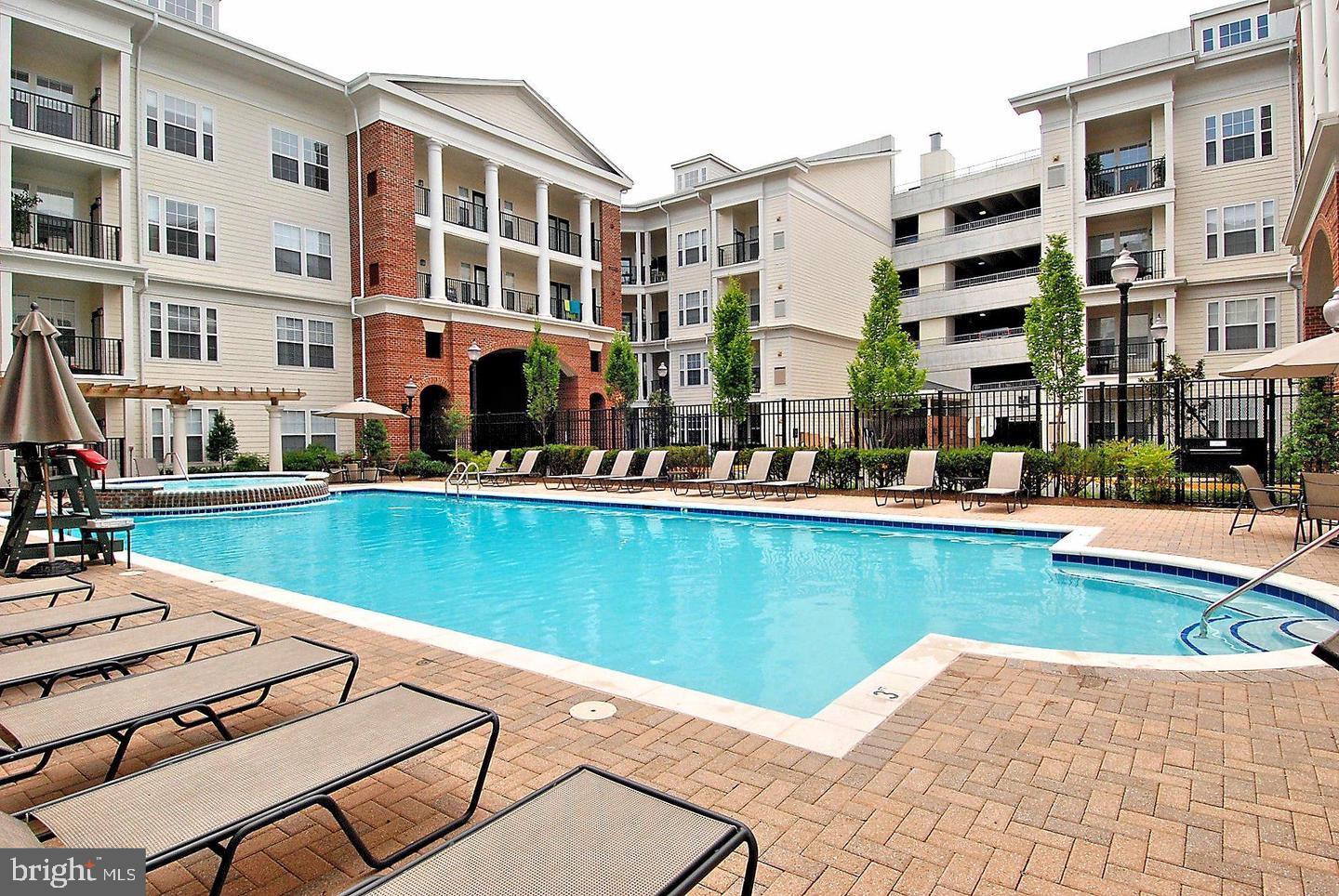 THE COLONNADE AT KENTLANDS - Residential Lease