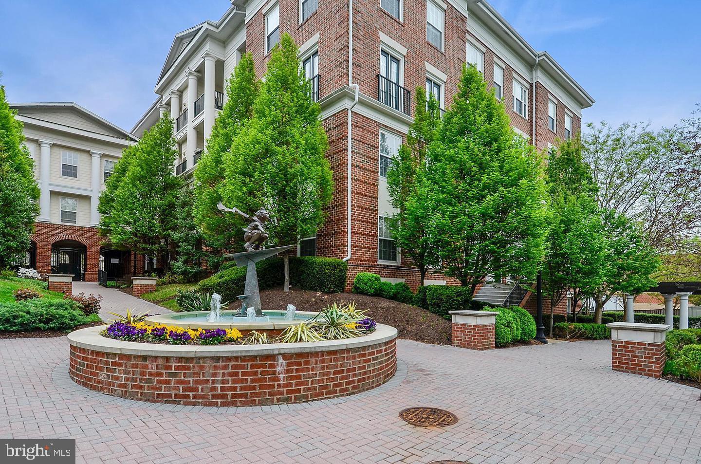 THE COLONNADE AT KENTLANDS - Residential Lease