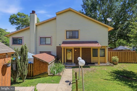 Townhouse For Sale - 5691 Summer Oak Way<br/> BURKE, VA 22015
