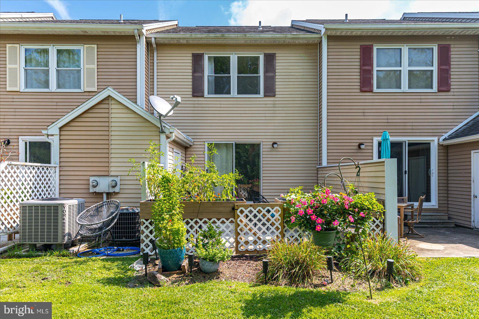 FRANKLIN SQUARE - Residential