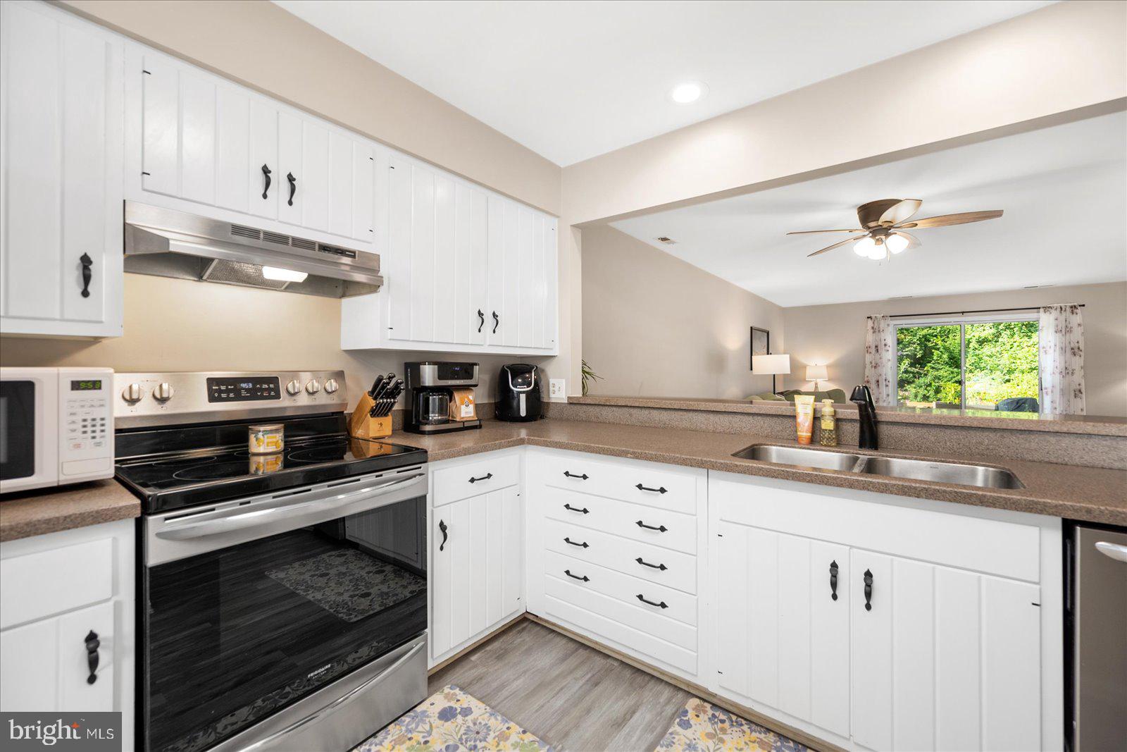 FRANKLIN SQUARE - Residential