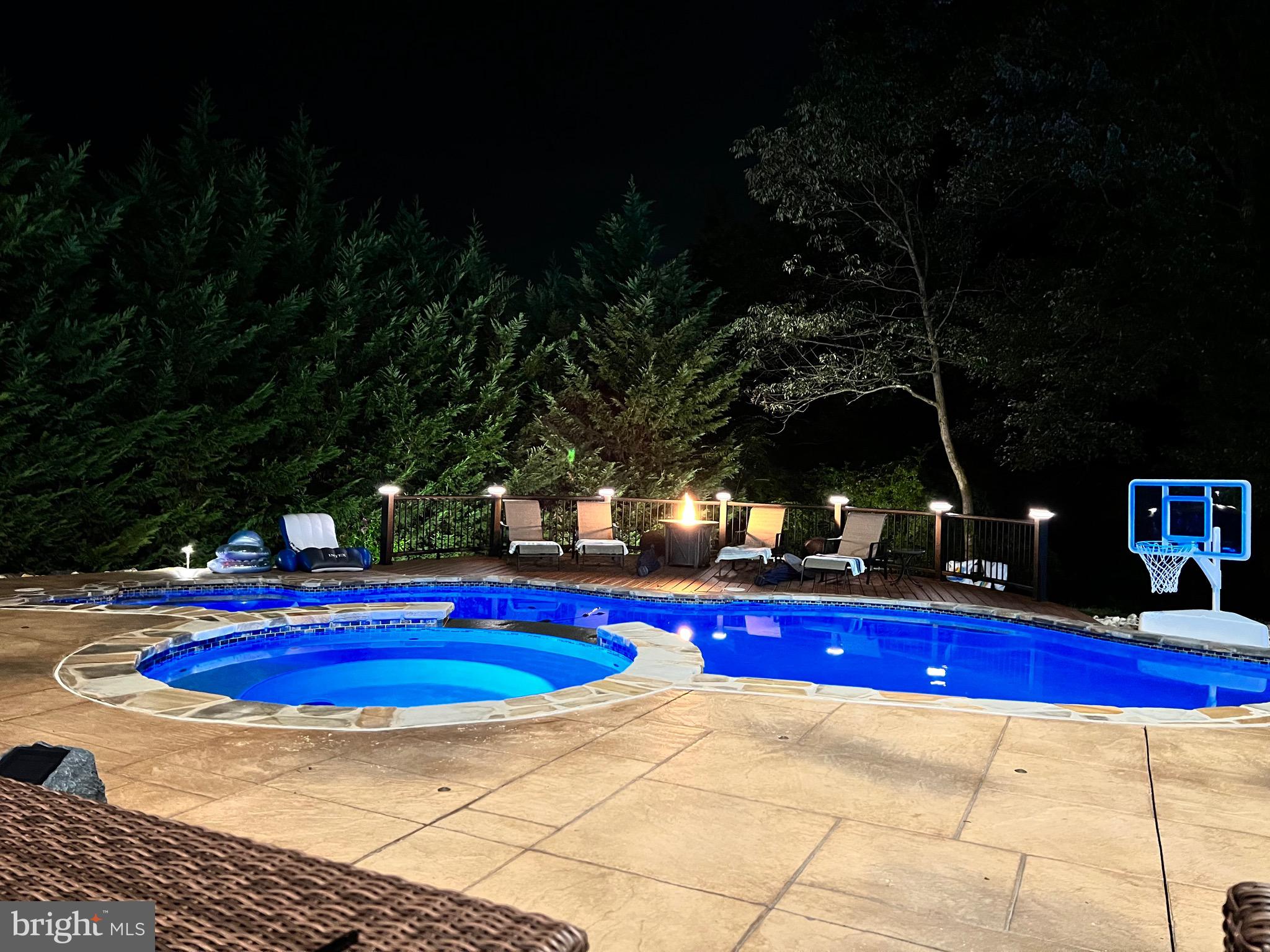 CHAPMANS CORNER - Residential