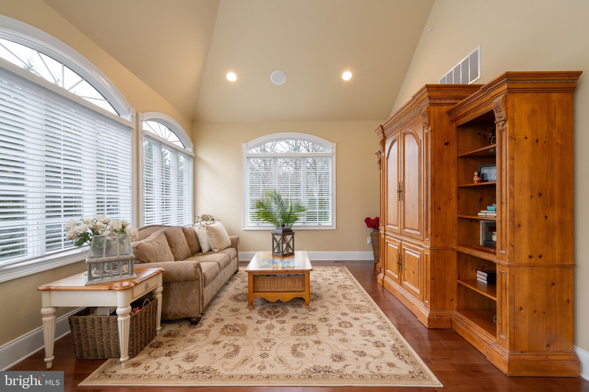 CHAPMANS CORNER - Residential