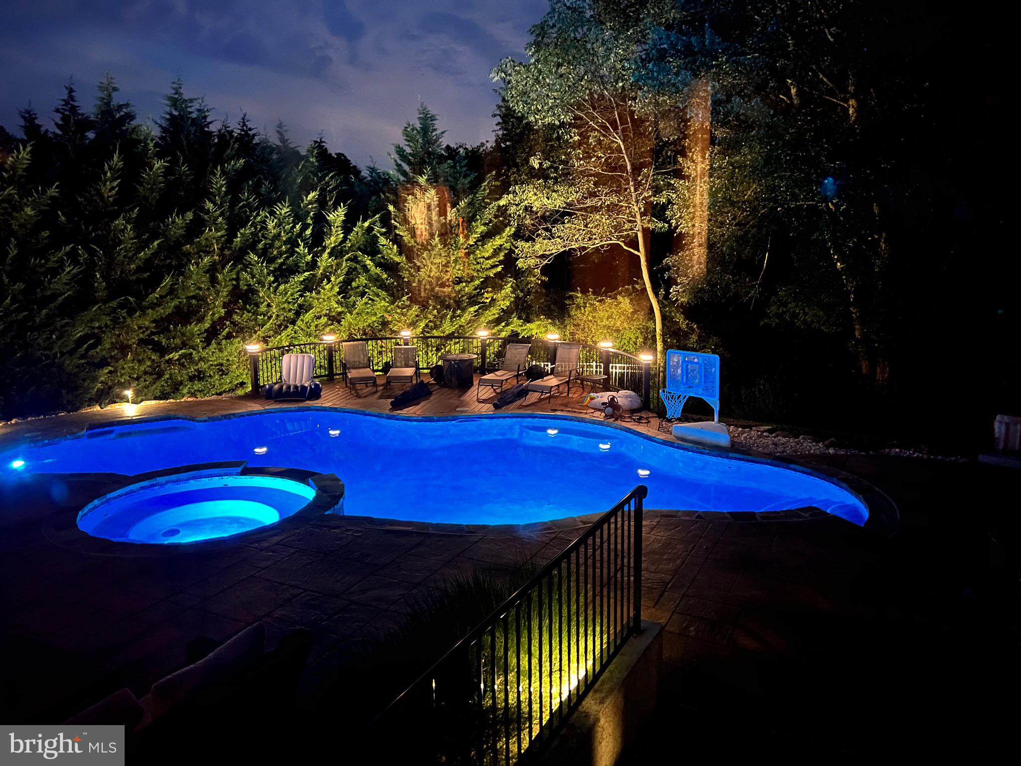 CHAPMANS CORNER - Residential