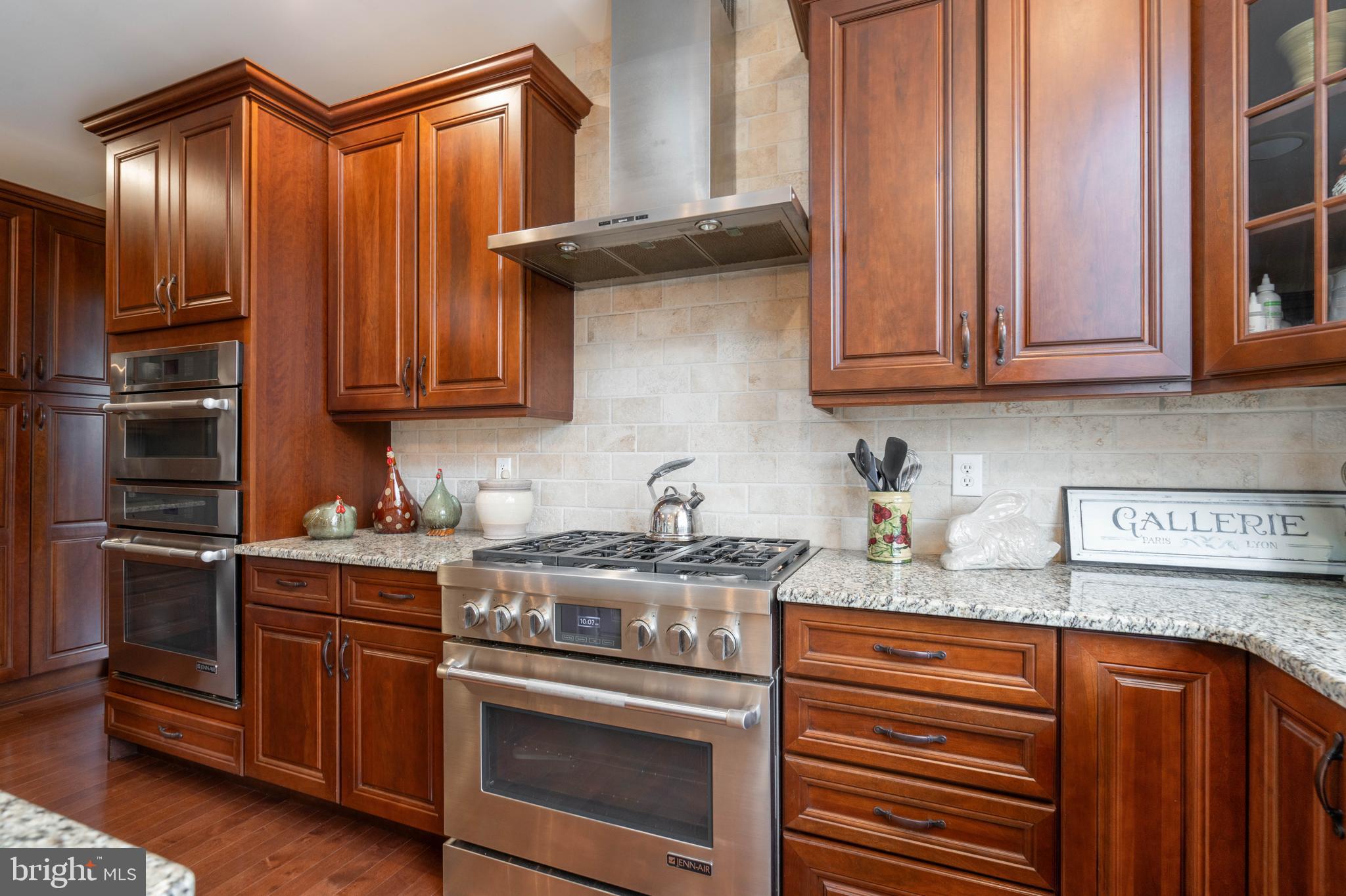 CHAPMANS CORNER - Residential