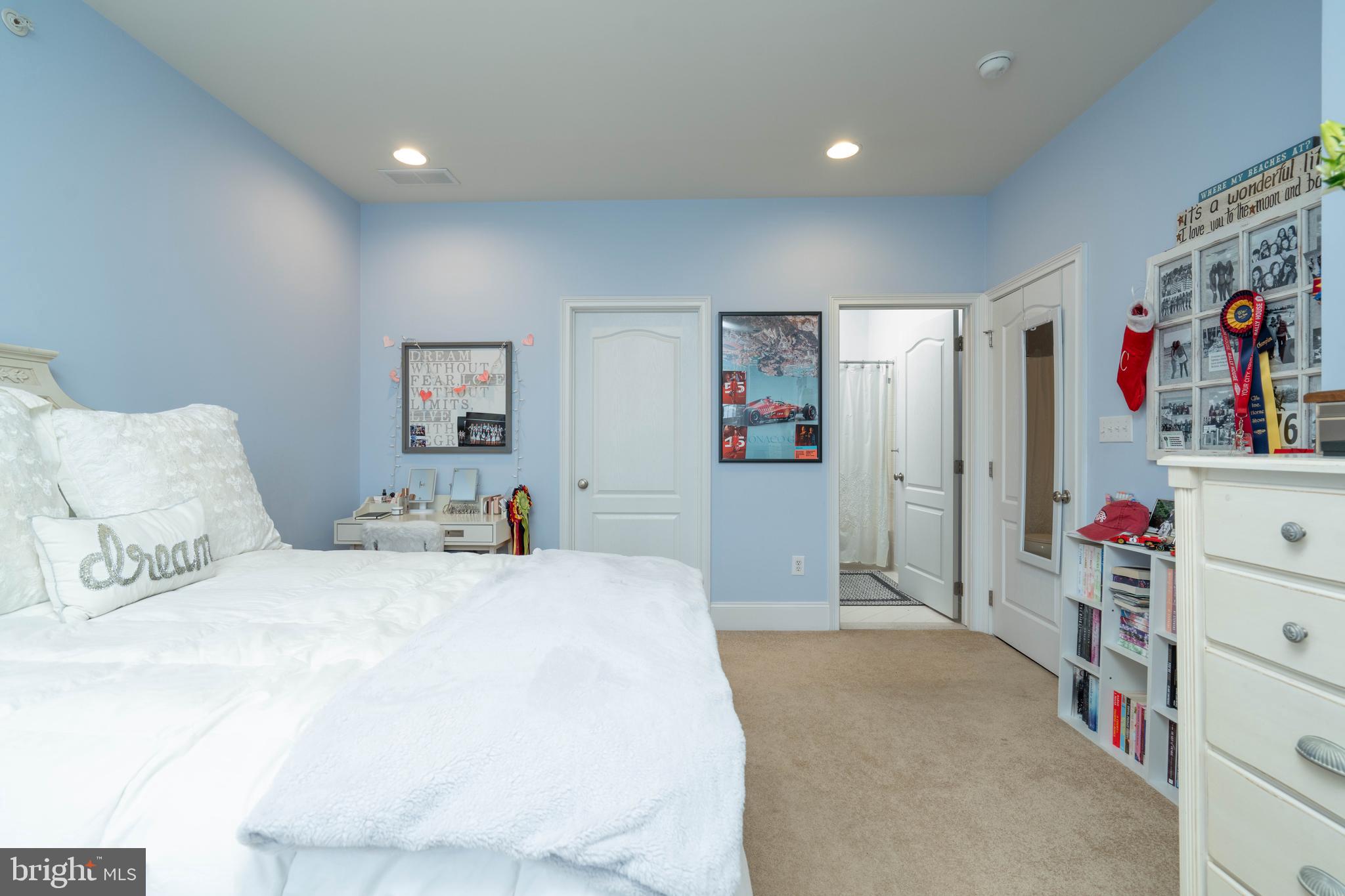 CHAPMANS CORNER - Residential