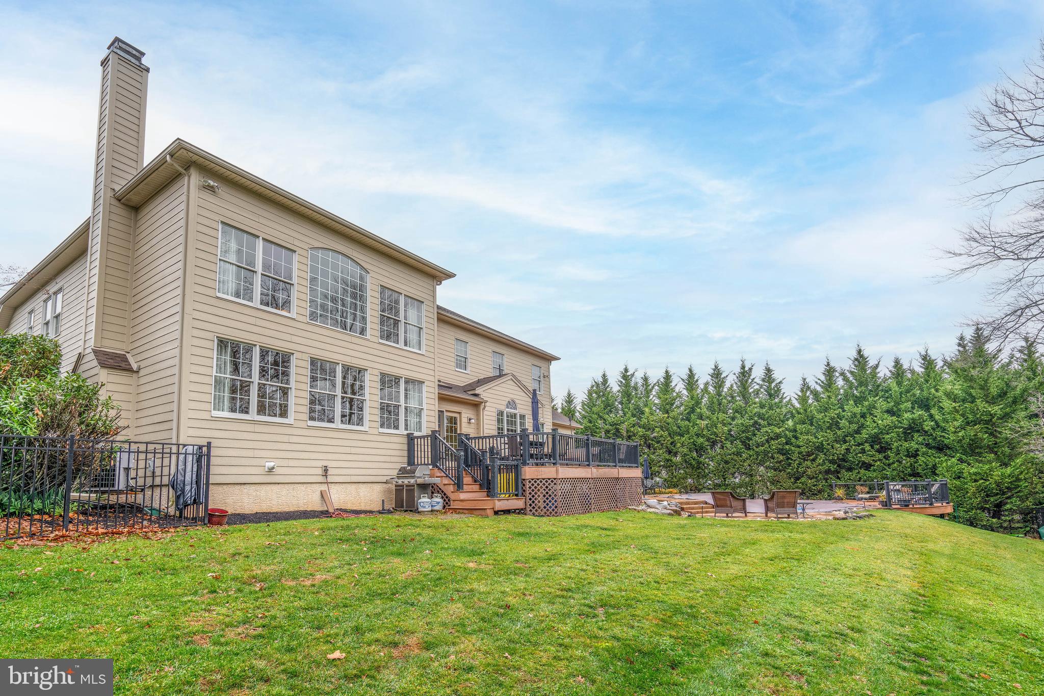 CHAPMANS CORNER - Residential