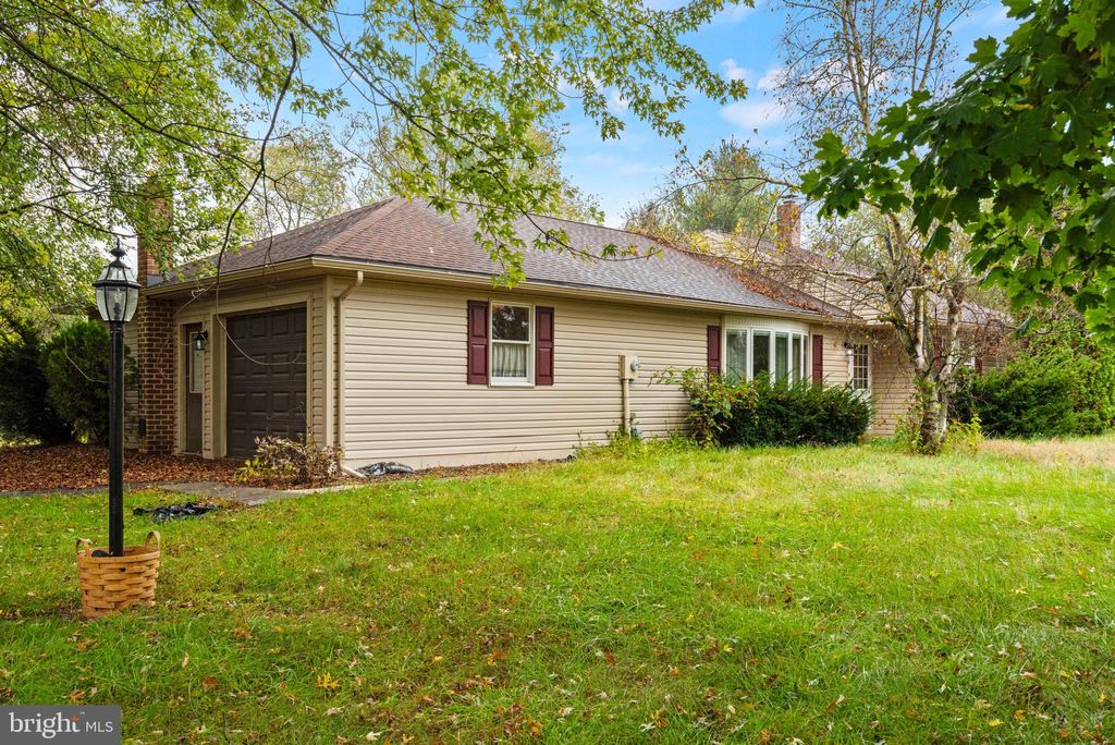 Photo of 79 N School House Road, THOMASVILLE, PA 17364 (MLS # PAYK2091864)
