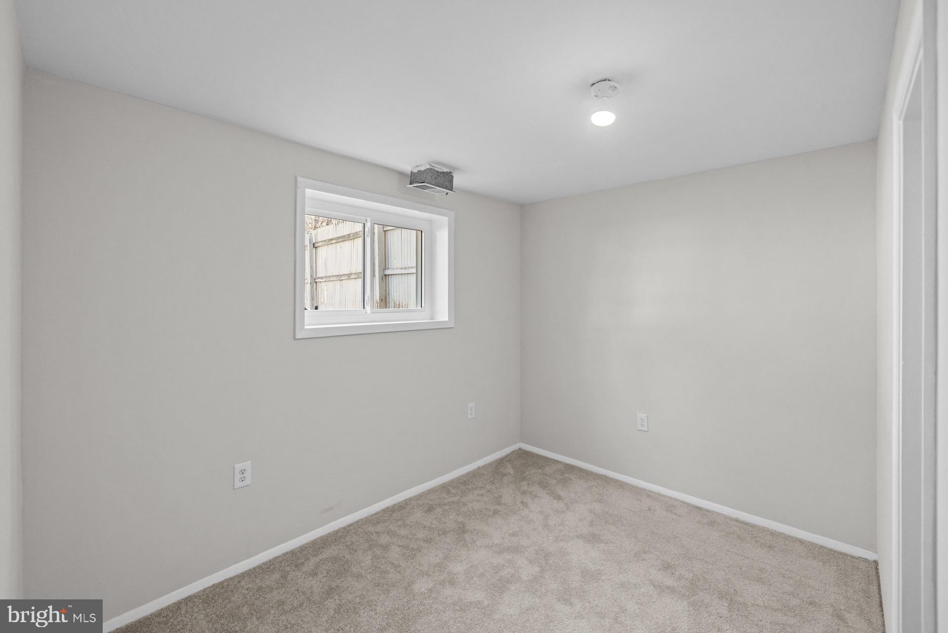 LAURELTON FOREST - Residential