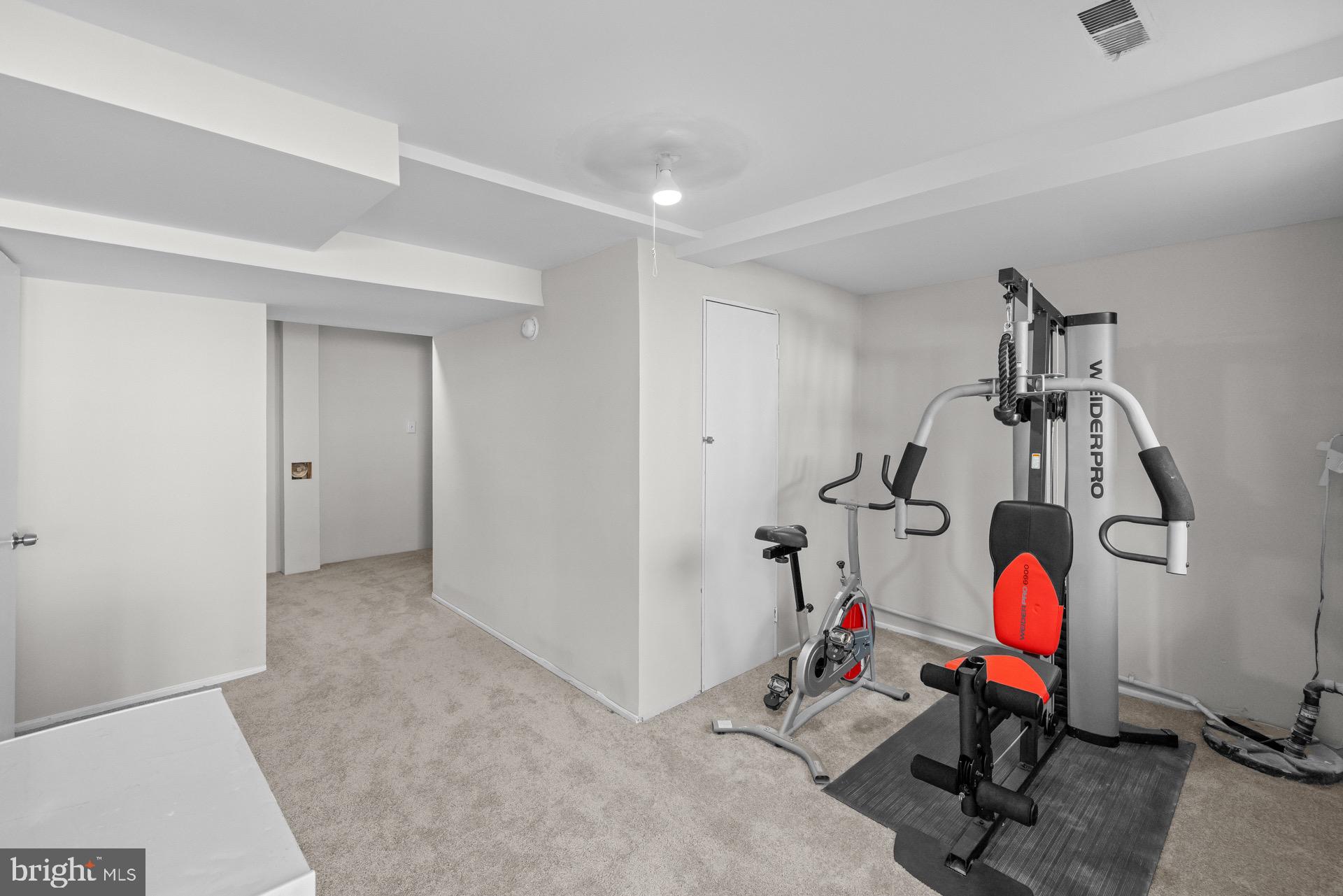 LAURELTON FOREST - Residential