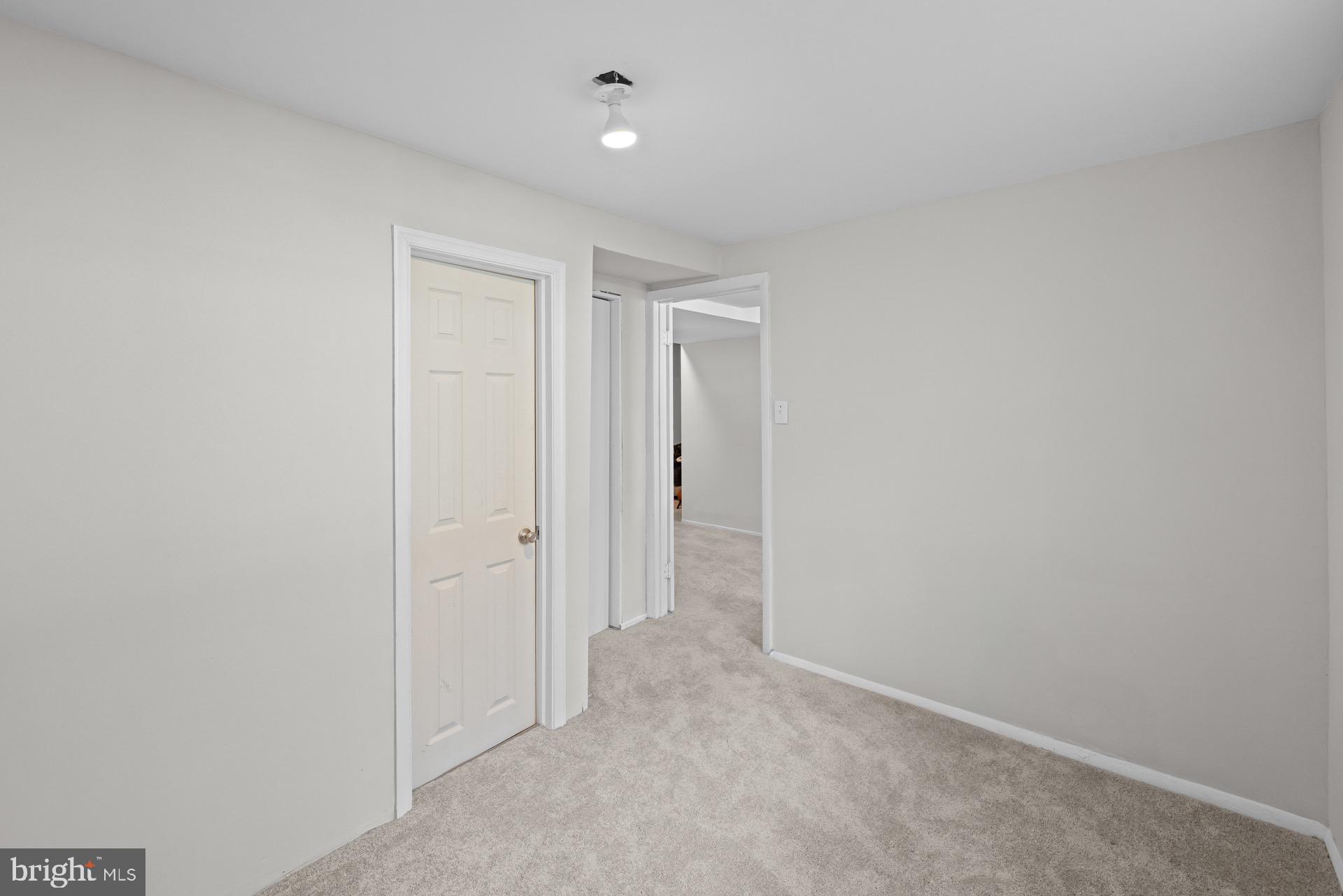 LAURELTON FOREST - Residential