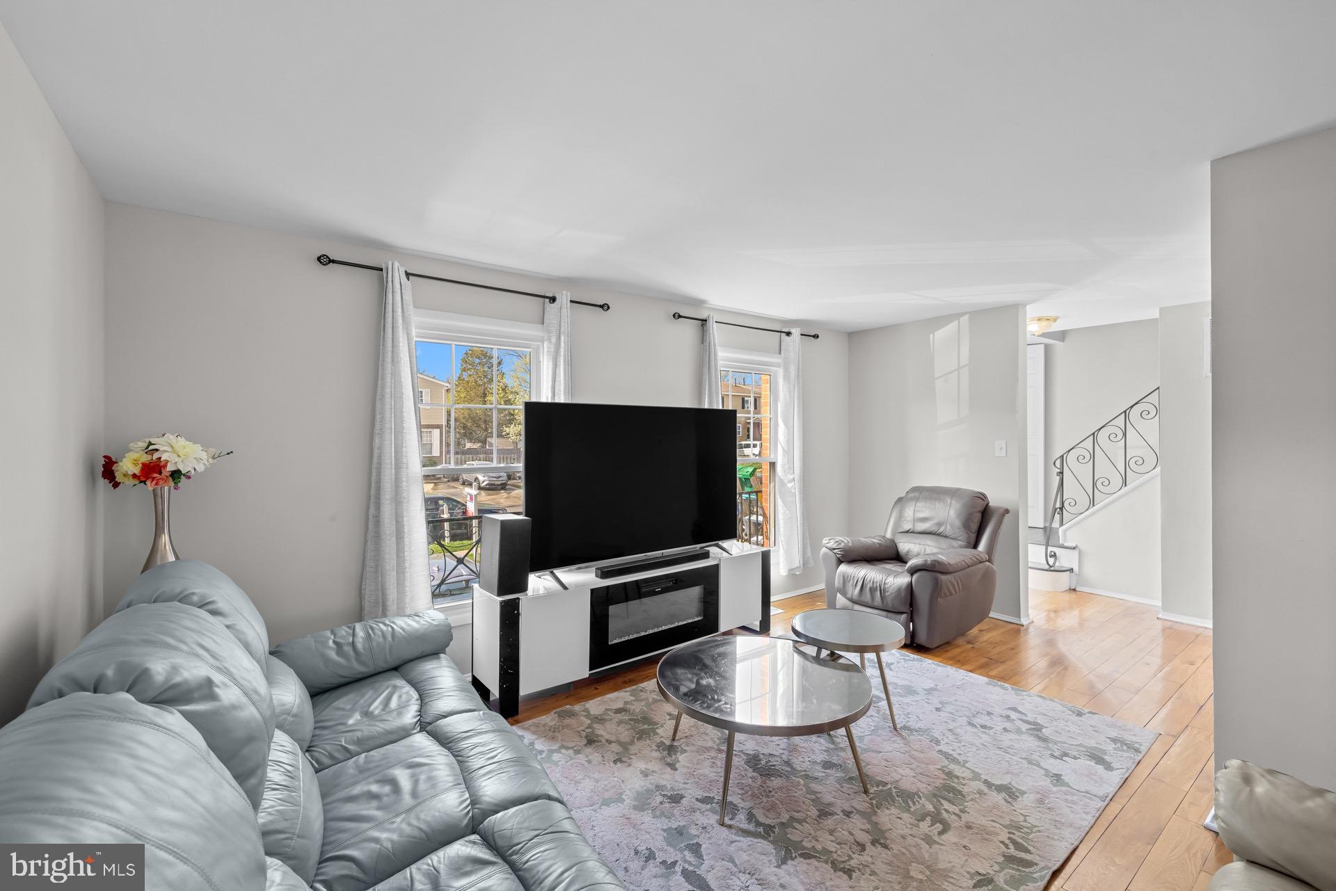 LAURELTON FOREST - Residential