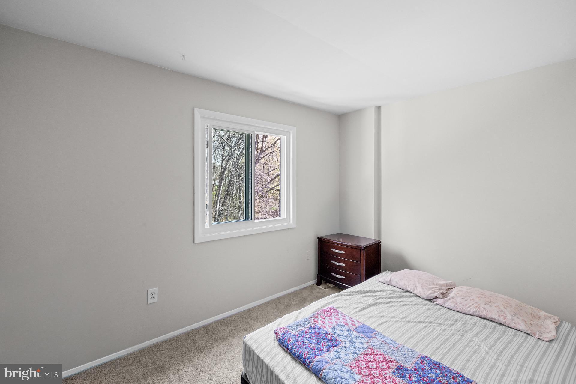 LAURELTON FOREST - Residential