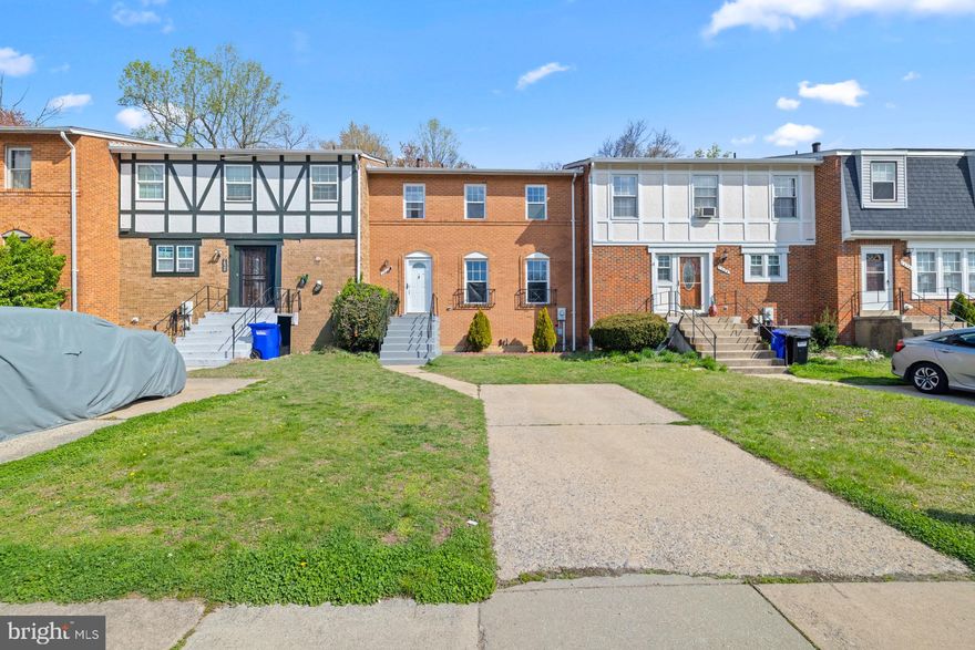 Well-maintained and truly move-in ready, this beautiful townhome is located in a highly desirable area and offers the perfect blend of classic charm and modern updates. Featuring 3 spacious bedrooms and 2.5 bathrooms, the home boasts a well-designed layout ideal for comfortable living.
Enjoy an inviting eat-in kitchen, a formal dining room, and a bright, airy living room with access to a private balcony. Recent upgrades include a new HVAC system, windows, flooring, fresh paint, and more—providing peace of mind and added value.
The finished lower level offers a generous family room with walk-out access to a patio, creating a seamless indoor-outdoor living experience. The primary suite features its own private en-suite bath for added comfort and convenience.
Located in a commuter-friendly area with no HOA, this property offers both flexibility and freedom. With its combination of space, updates, and prime location, this home is a fantastic opportunity for buyers seeking value and style.
A must-see—don’t miss your chance to make it yours!