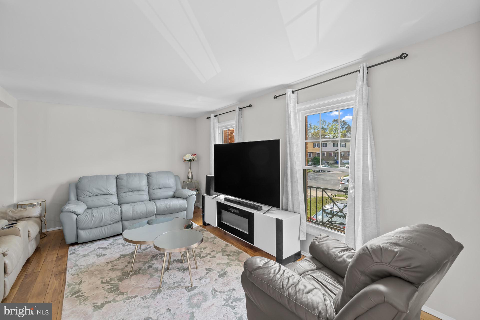 LAURELTON FOREST - Residential