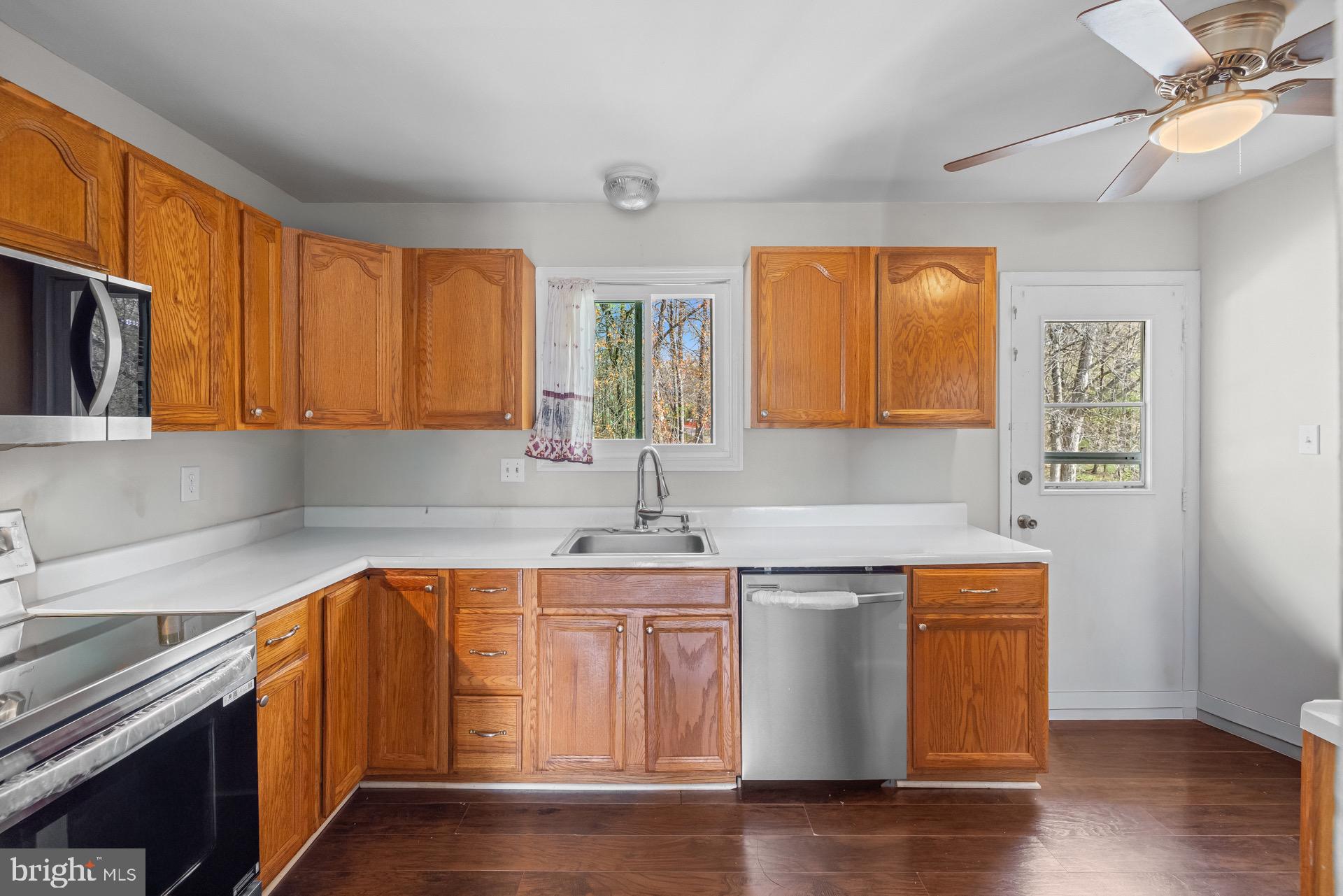 LAURELTON FOREST - Residential