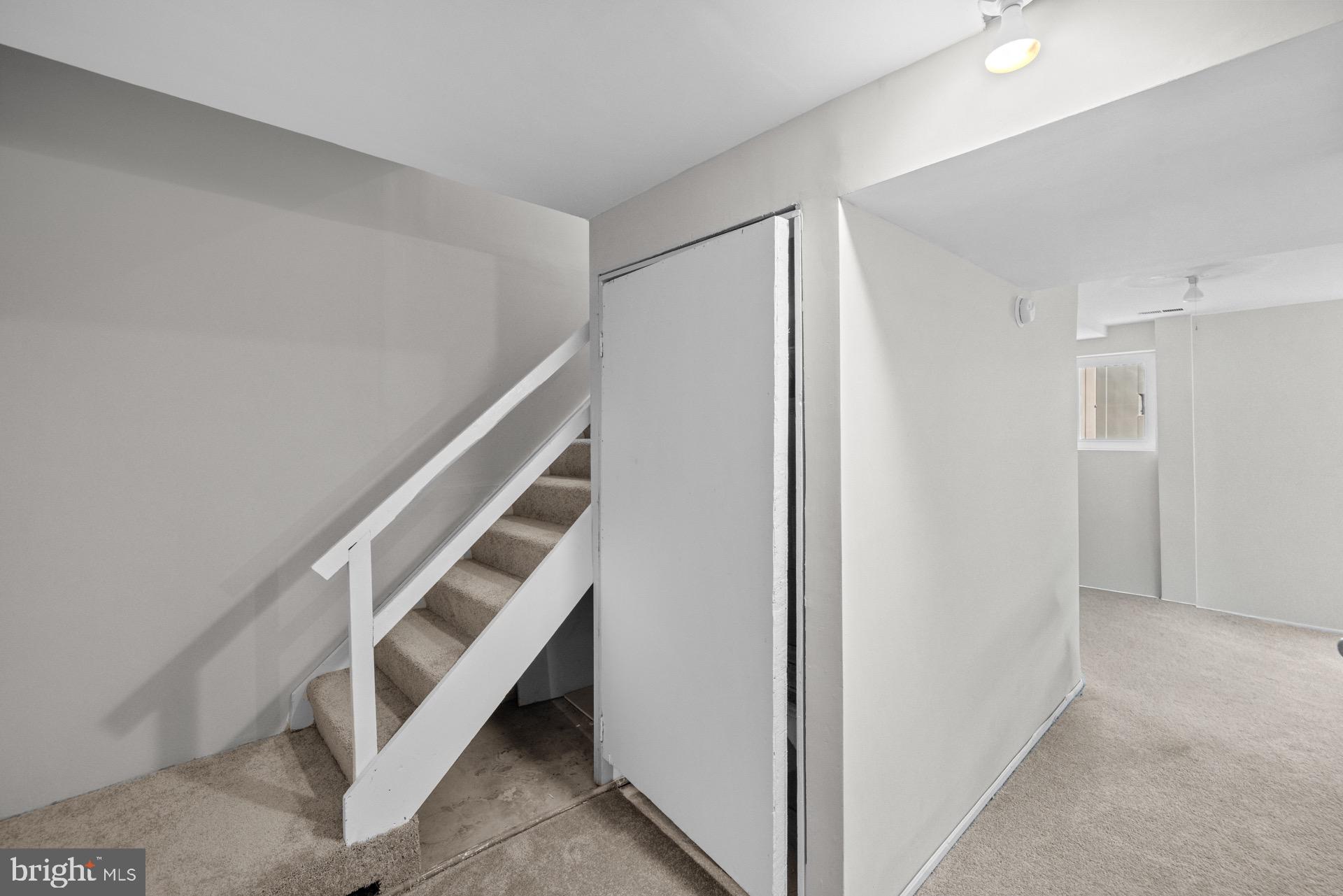 LAURELTON FOREST - Residential