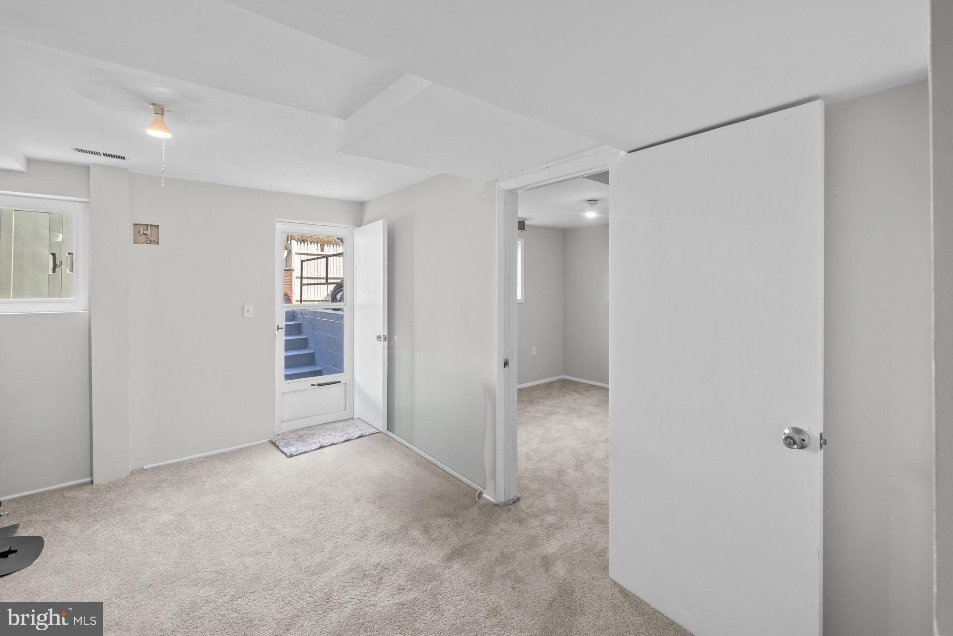 LAURELTON FOREST - Residential